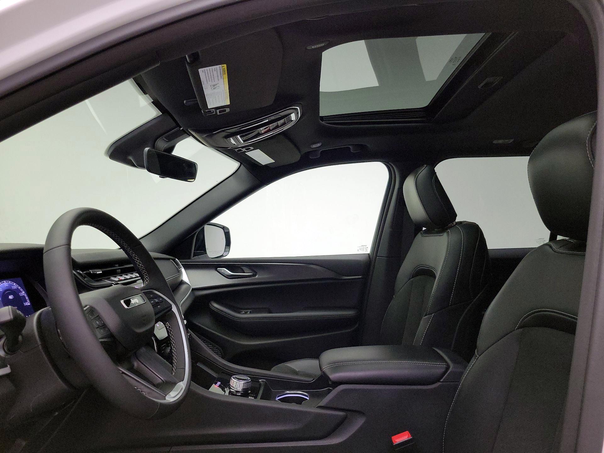 Thumbnail: 2025 Jeep Grand Cherokee - 19