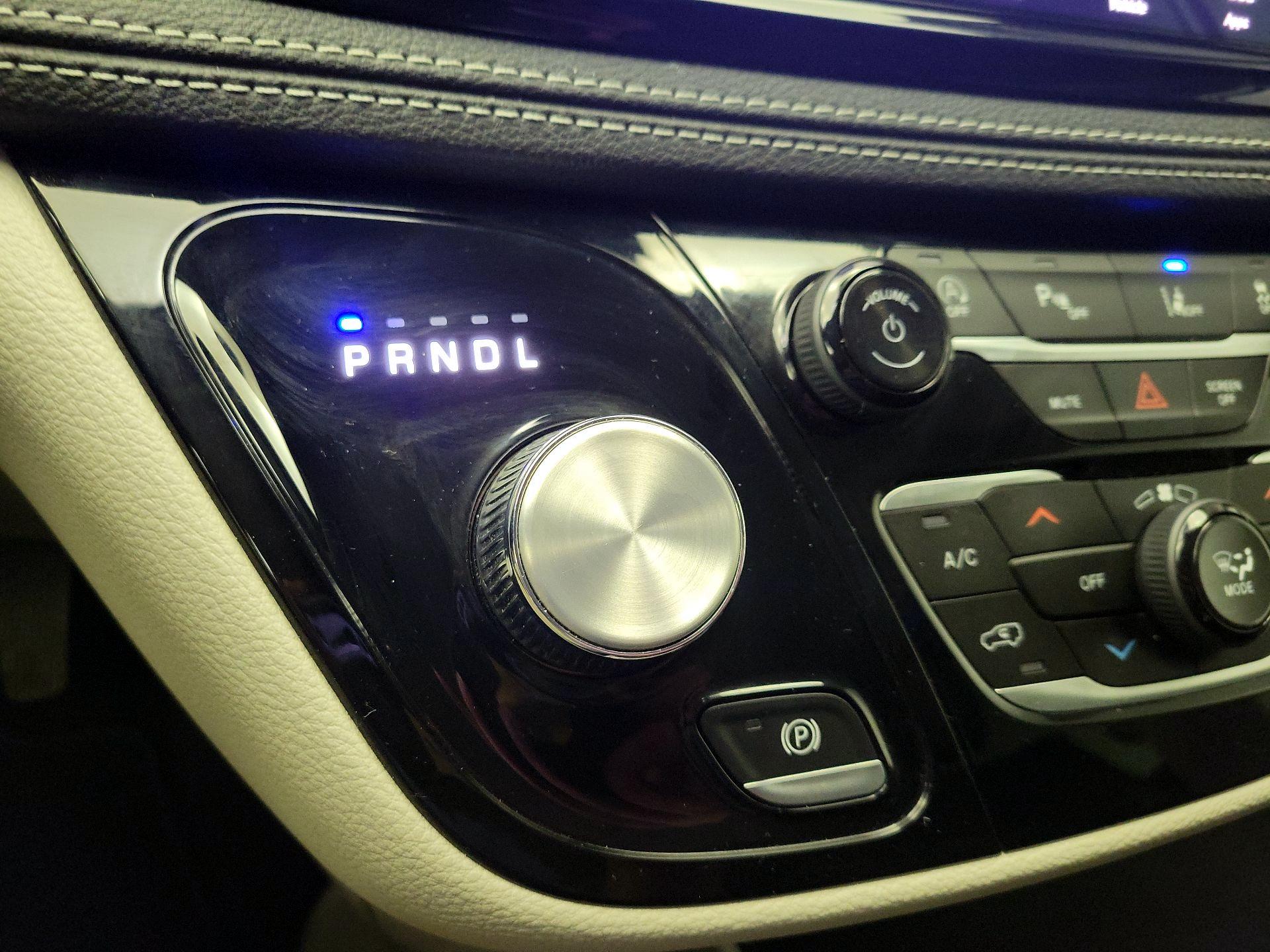 Thumbnail: 2023 Chrysler Pacifica - 17