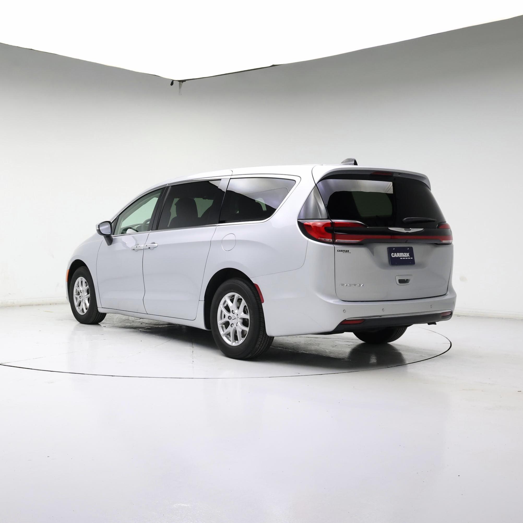 Thumbnail: 2023 Chrysler Pacifica - 2