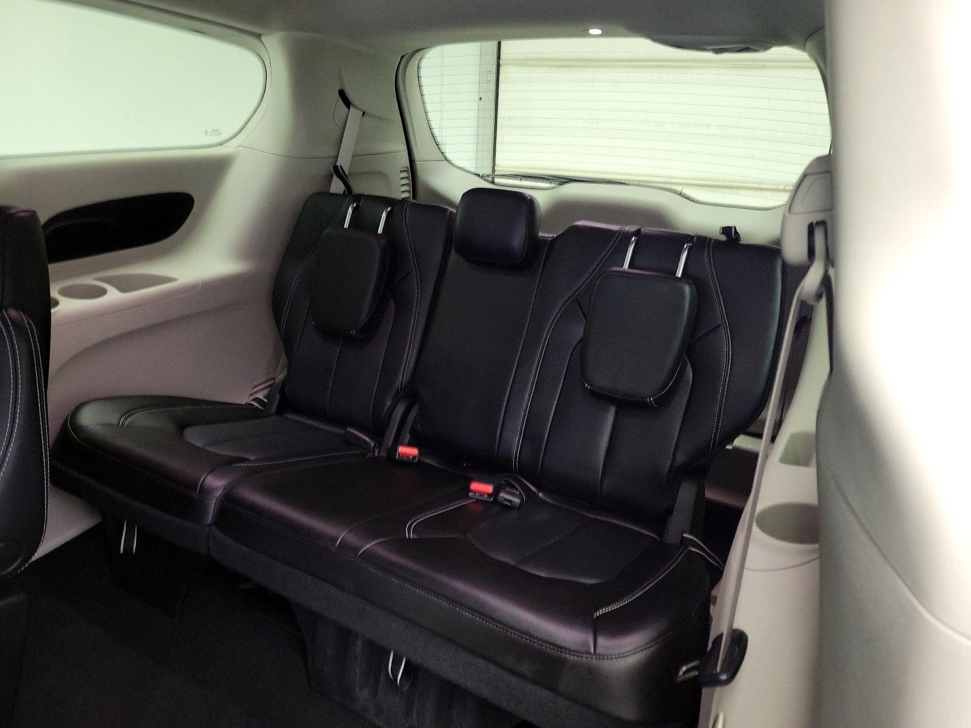 Thumbnail: 2023 Chrysler Pacifica - 20