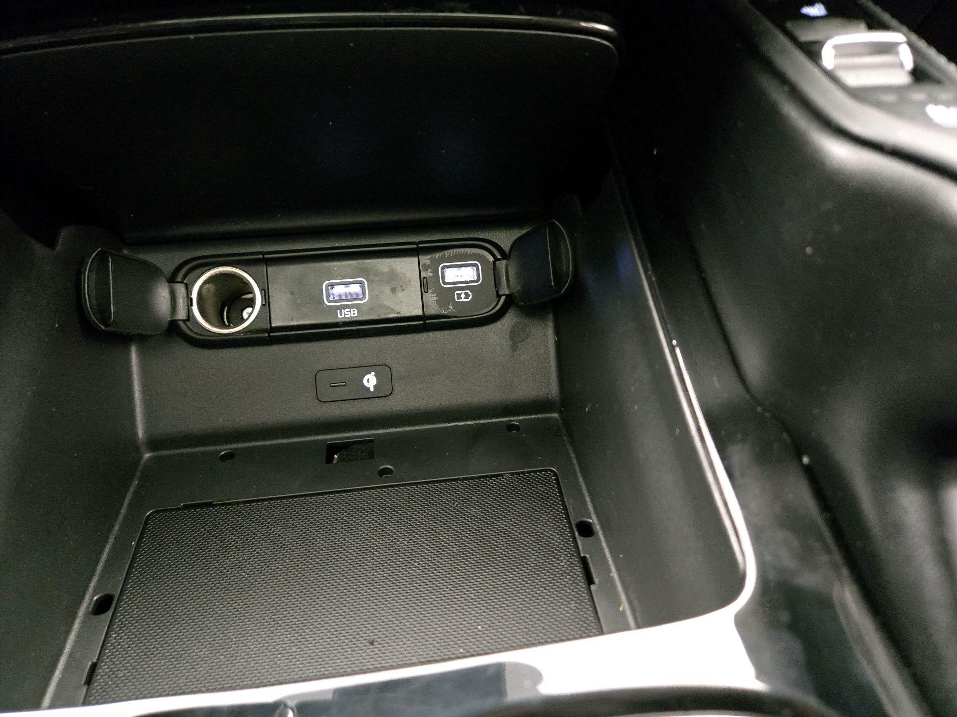 Thumbnail: 2022 Kia Telluride - 19