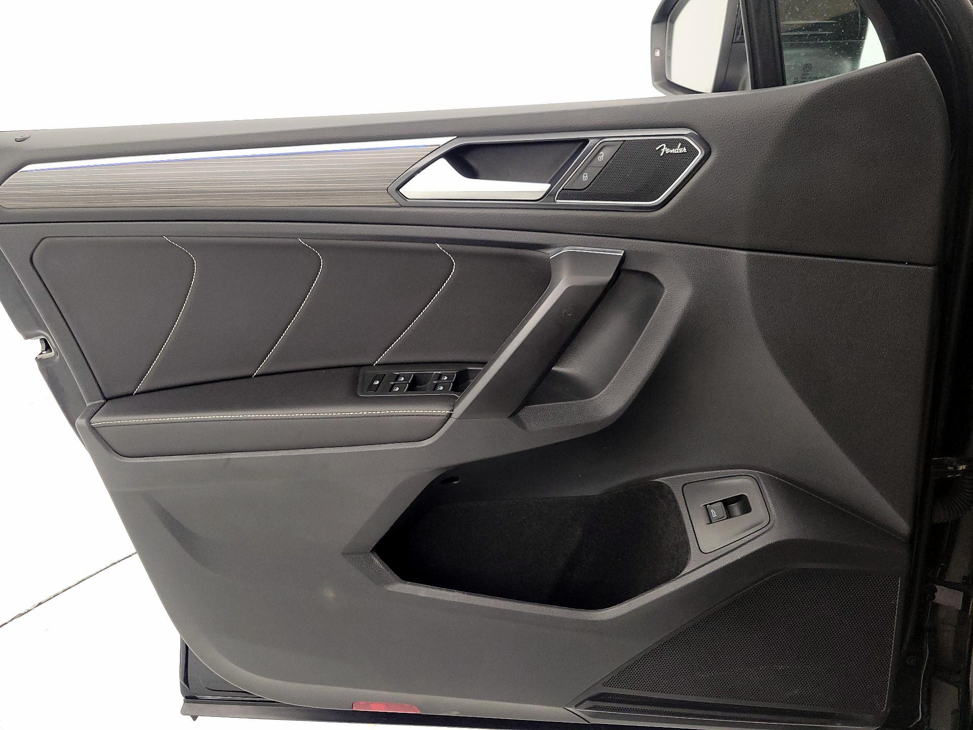 Thumbnail: 2023 Volkswagen Tiguan - 12