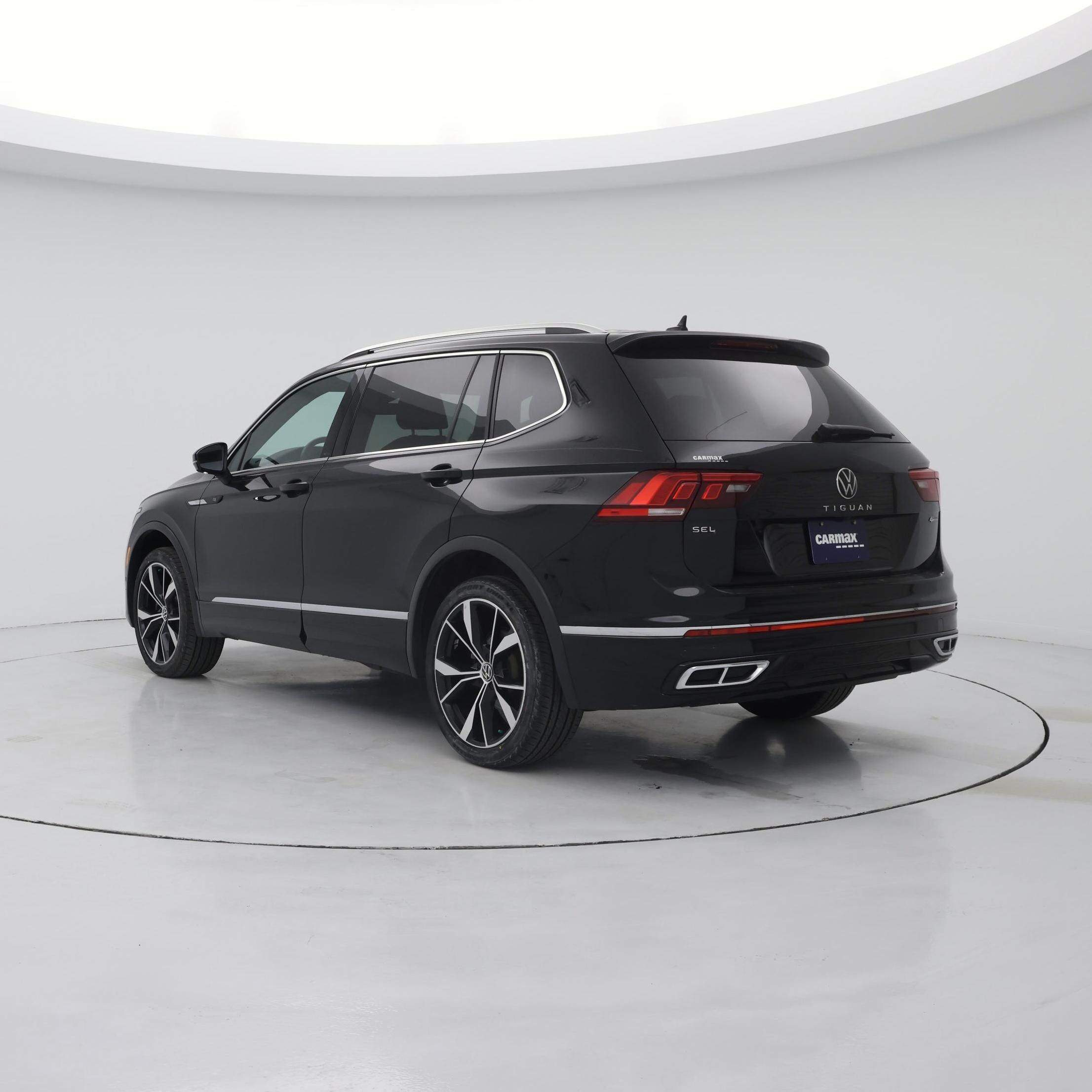Thumbnail: 2023 Volkswagen Tiguan - 2