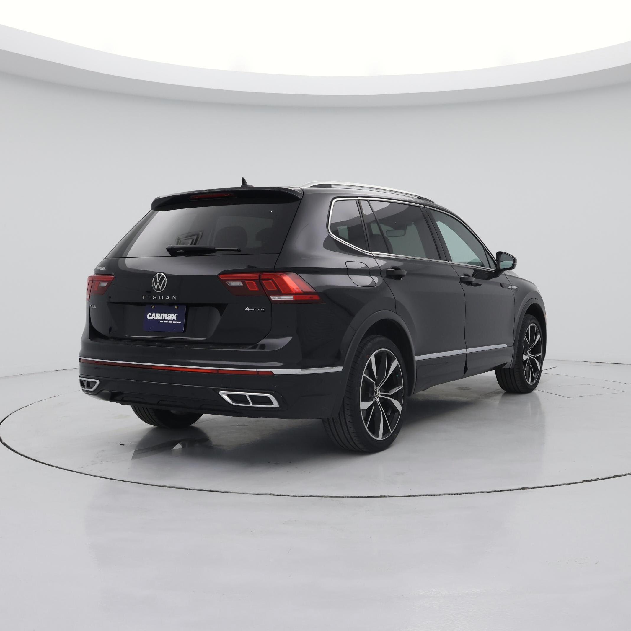 Thumbnail: 2023 Volkswagen Tiguan - 8