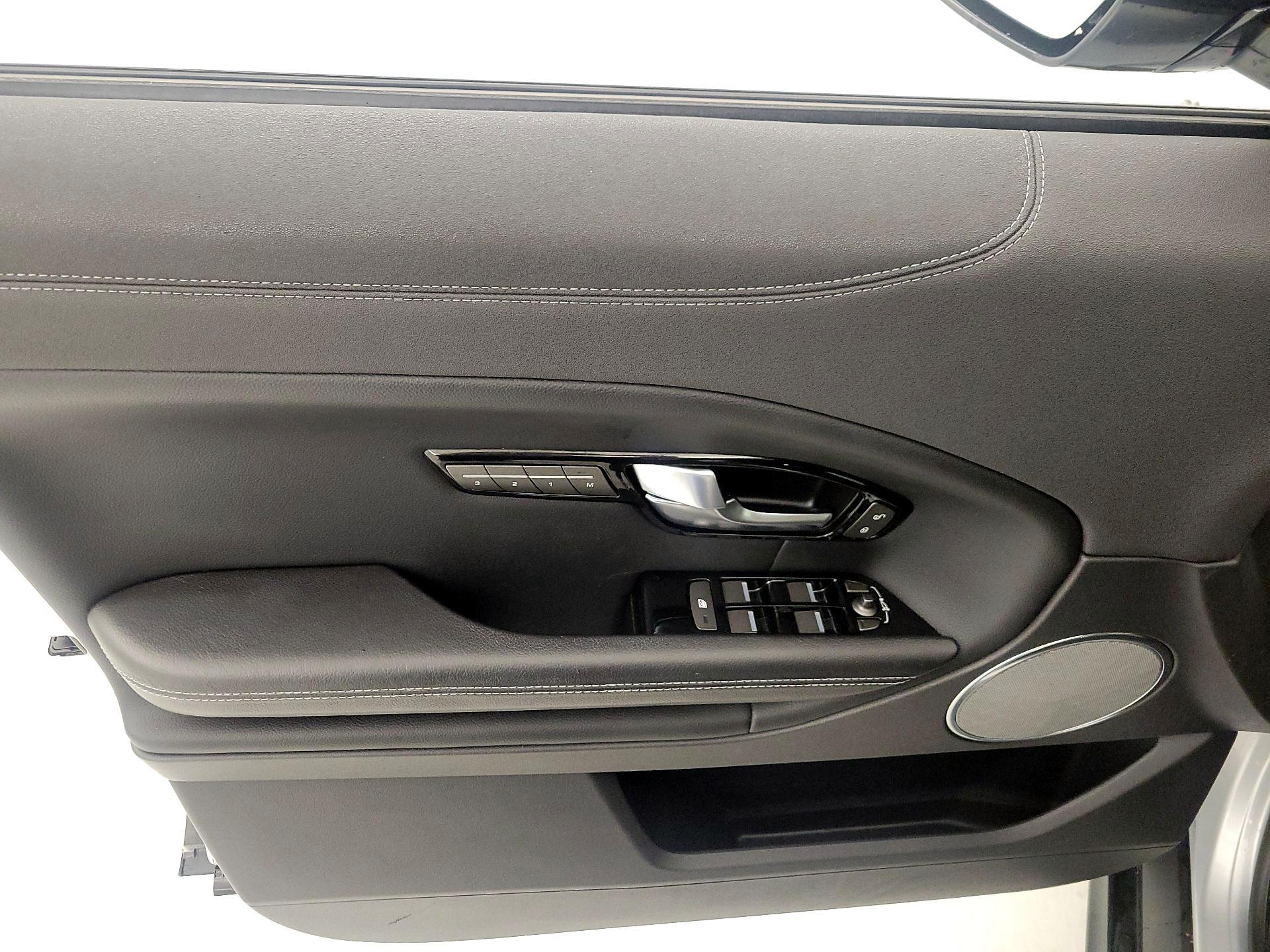 Thumbnail: 2019 Land Rover Range Rover Evoque - 12