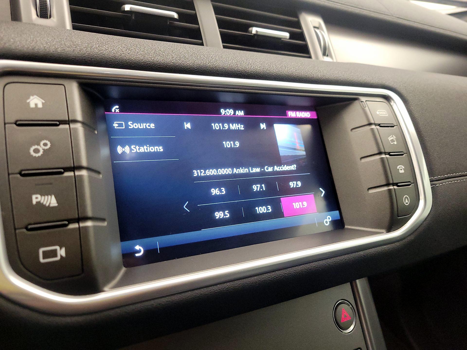 Thumbnail: 2019 Land Rover Range Rover Evoque - 16