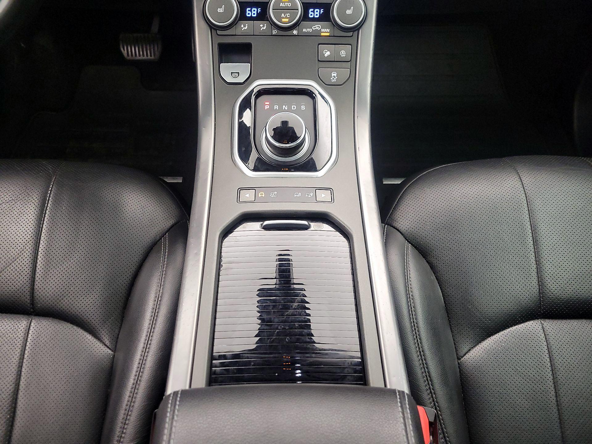 Thumbnail: 2019 Land Rover Range Rover Evoque - 18