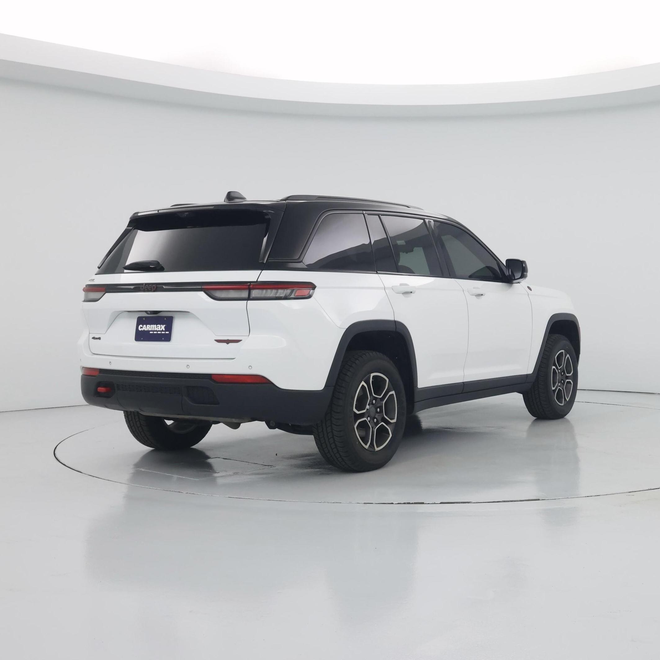 Thumbnail: 2022 Jeep Grand Cherokee - 8