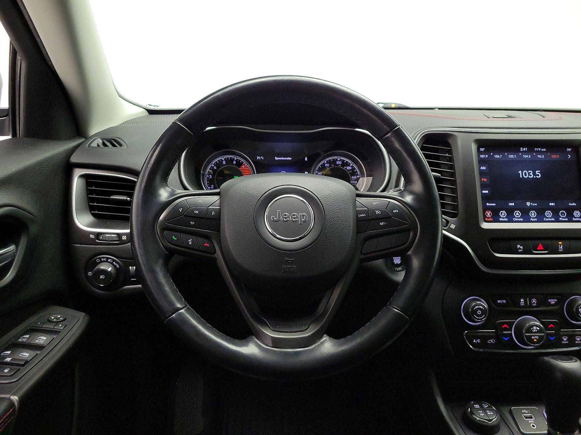 Thumbnail: 2021 Jeep Cherokee - 10