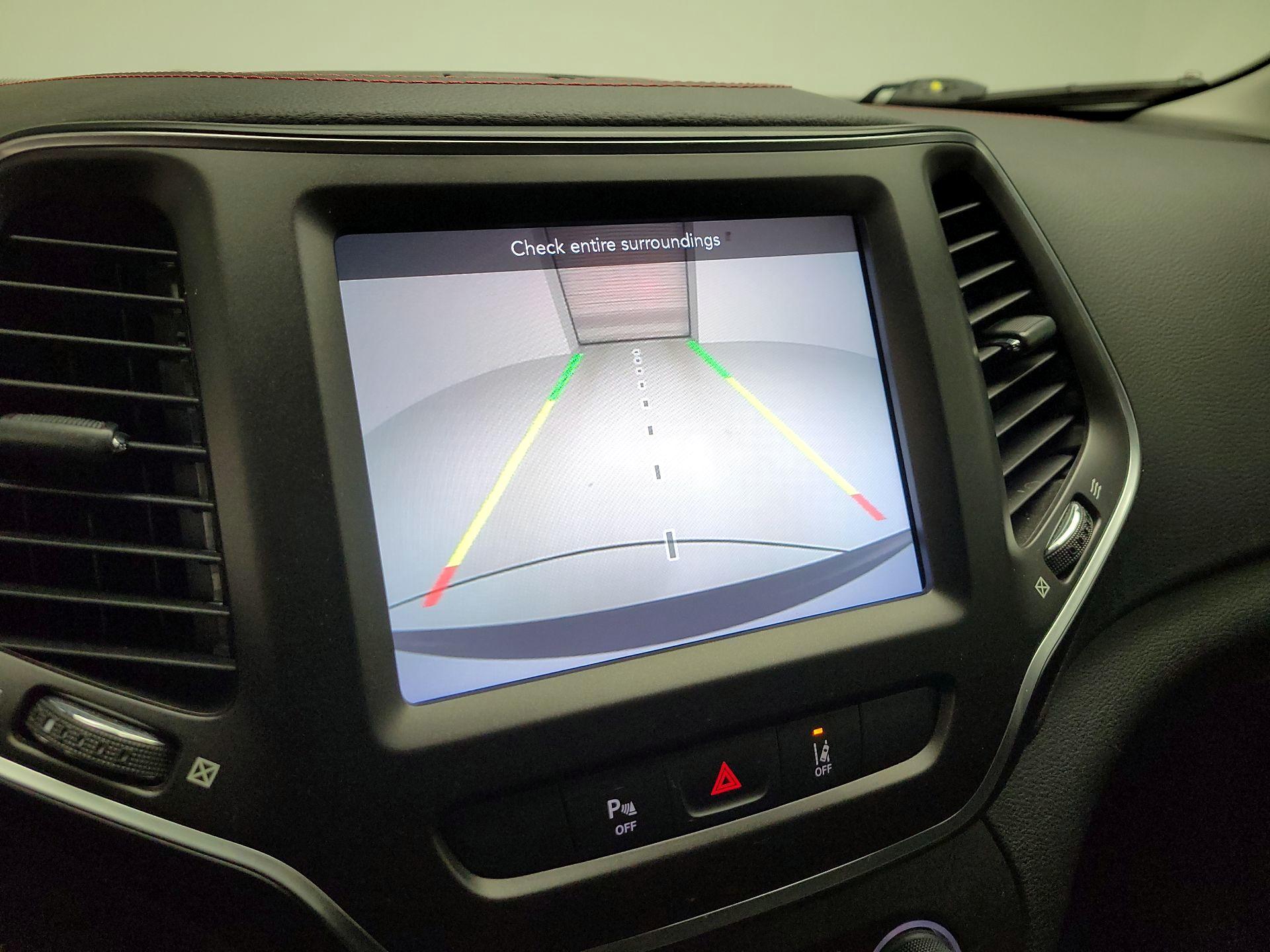 Thumbnail: 2021 Jeep Cherokee - 13