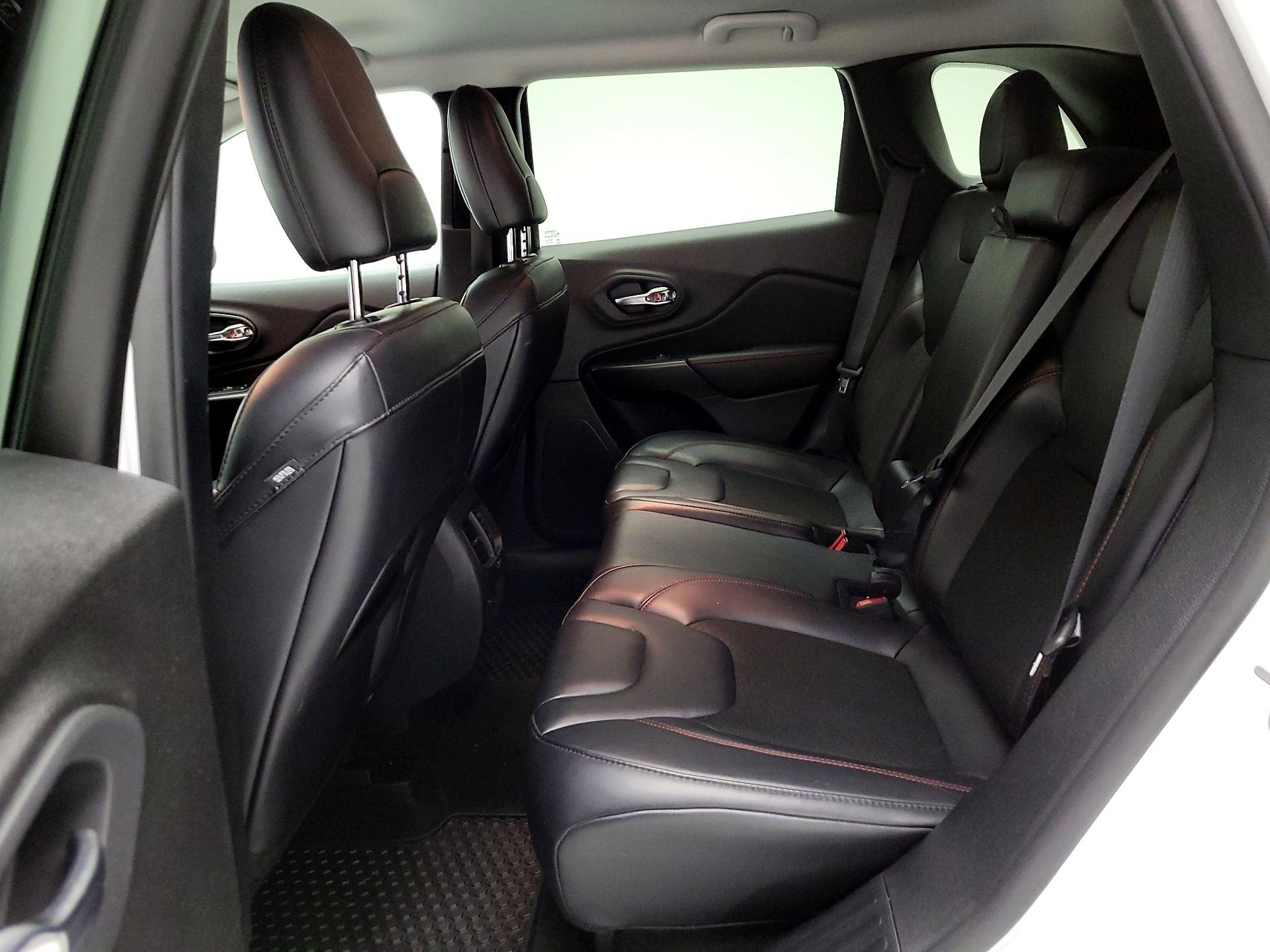 Thumbnail: 2021 Jeep Cherokee - 18