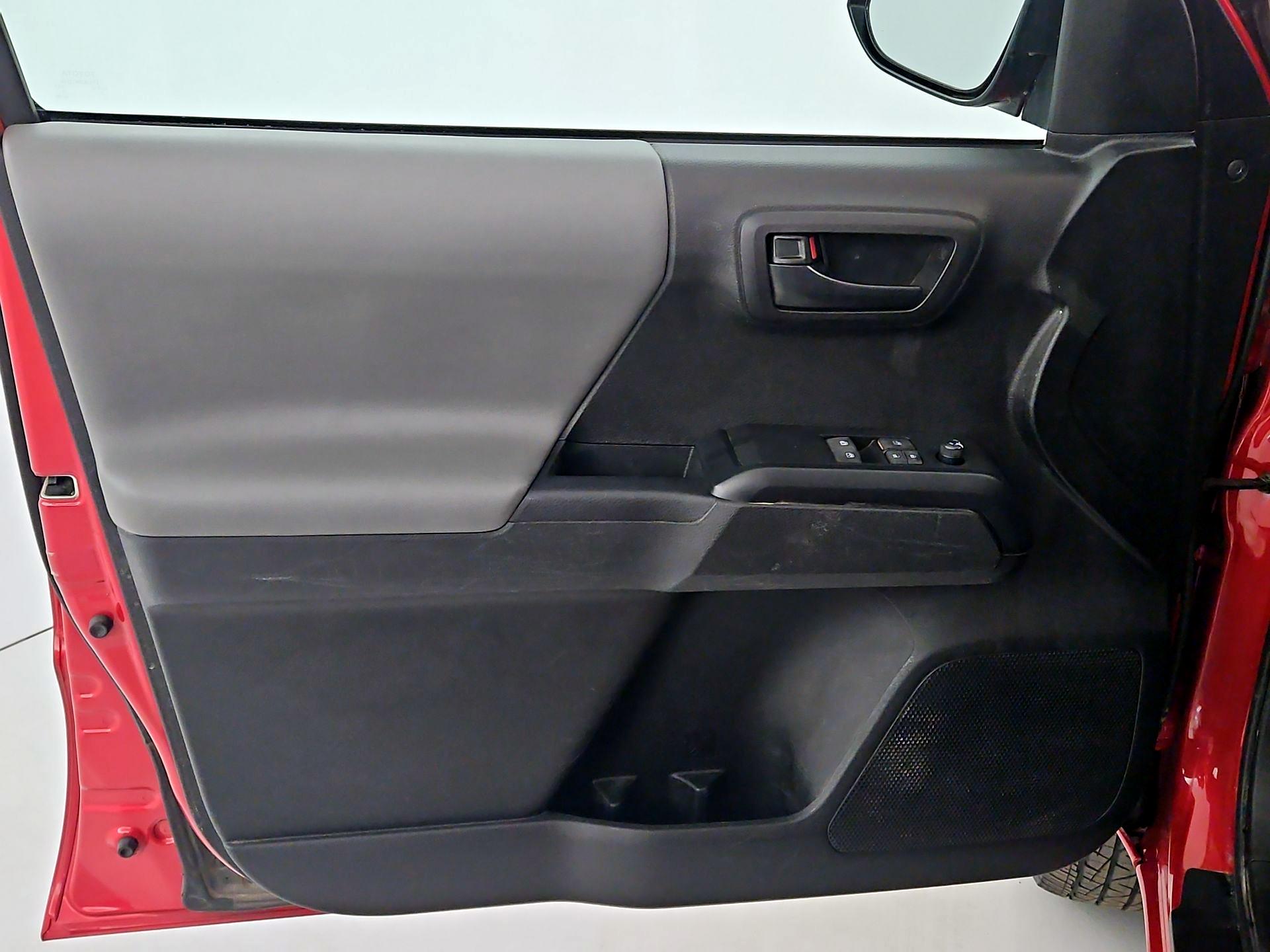 Thumbnail: 2022 Toyota Tacoma - 12