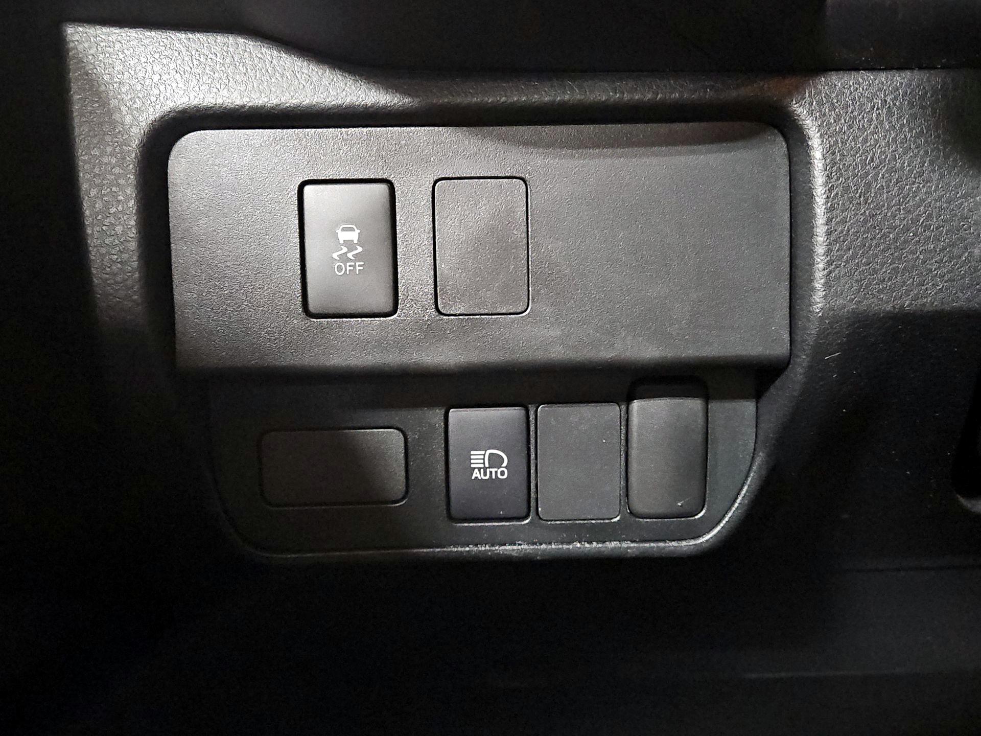 Thumbnail: 2022 Toyota Tacoma - 13