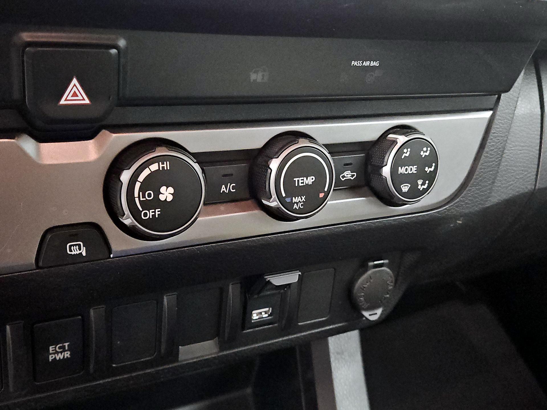 Thumbnail: 2022 Toyota Tacoma - 16