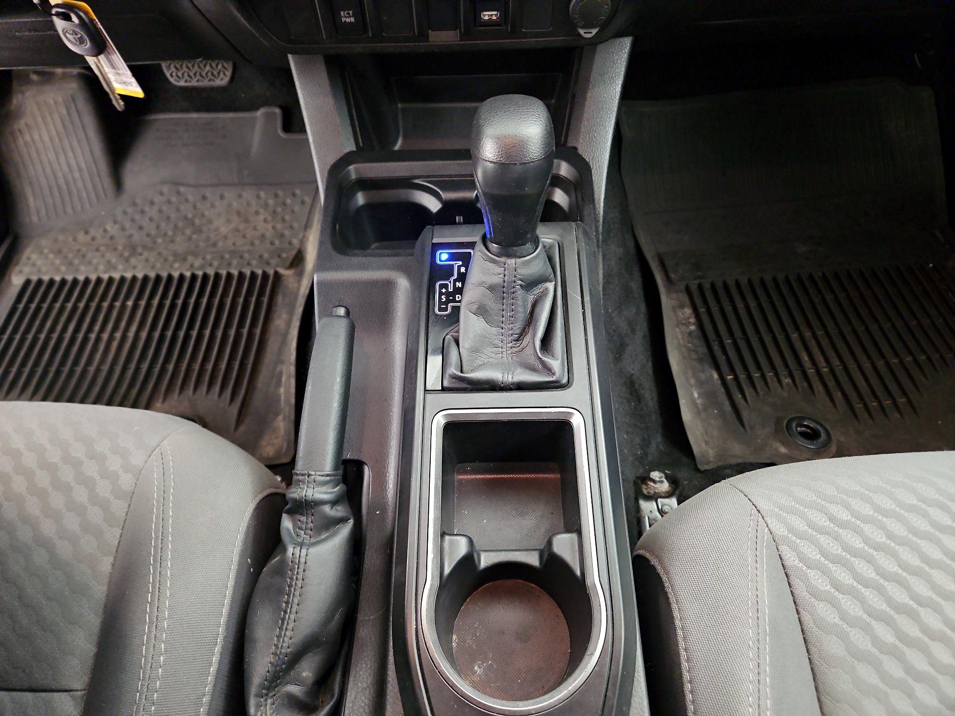 Thumbnail: 2022 Toyota Tacoma - 17