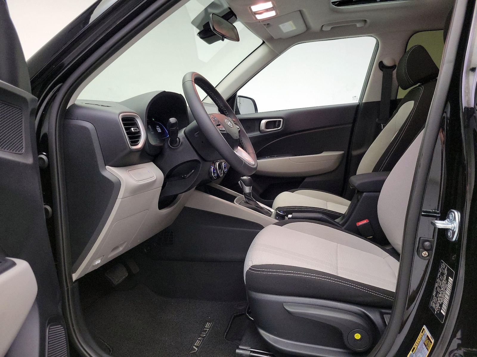 2026 Hyundai Venue SEL - Photo 12
