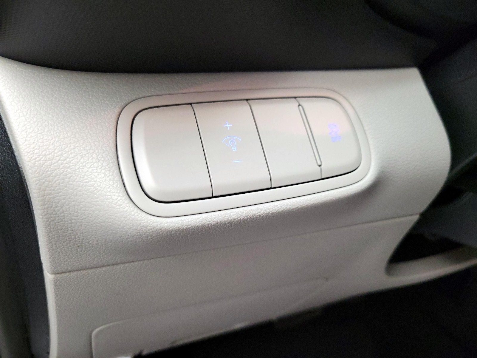 2026 Hyundai Venue SEL - Photo 14