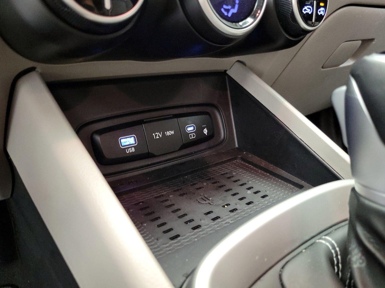 2026 Hyundai Venue SEL - Photo 19