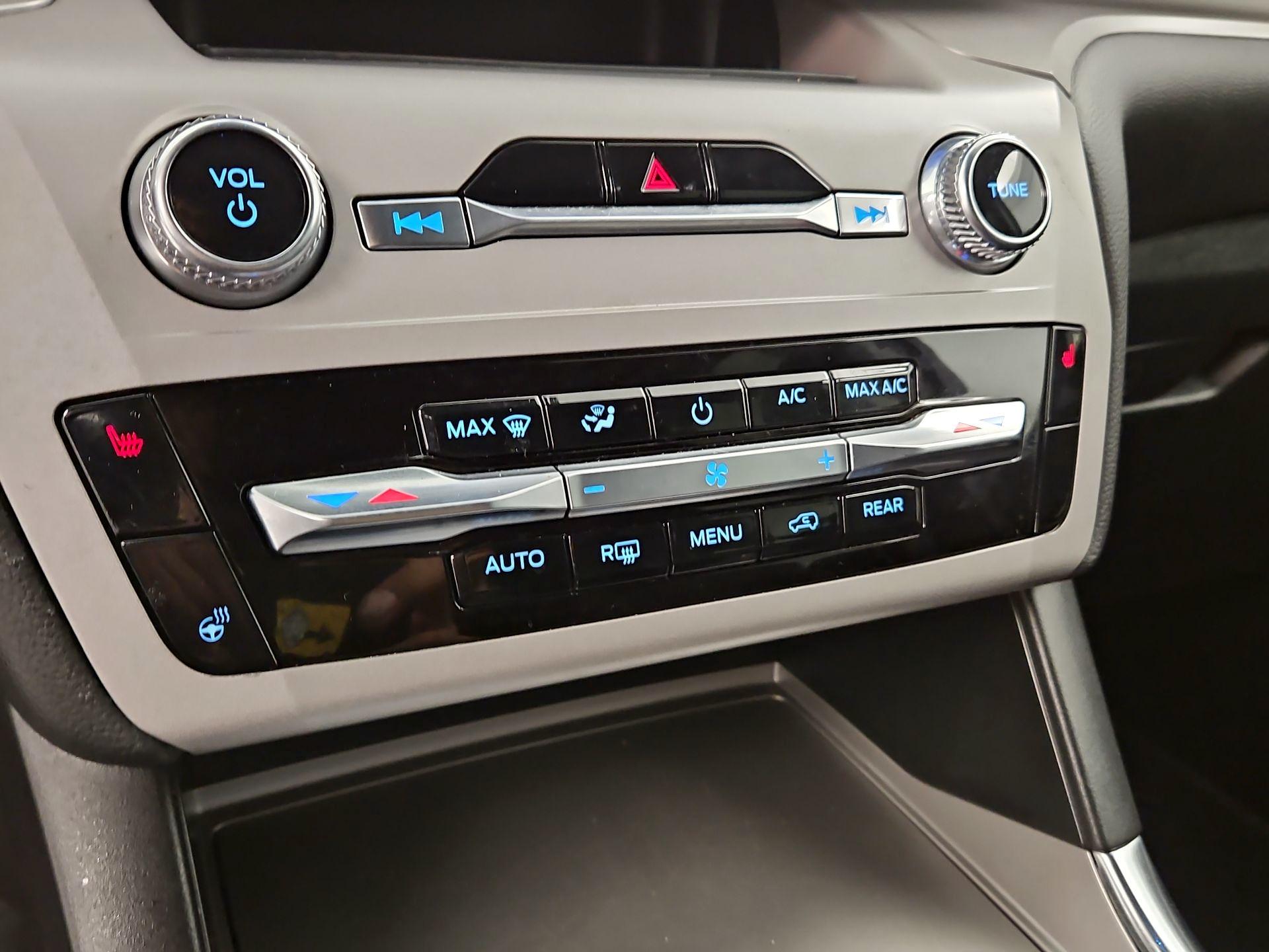 Thumbnail: 2023 Ford Explorer - 17