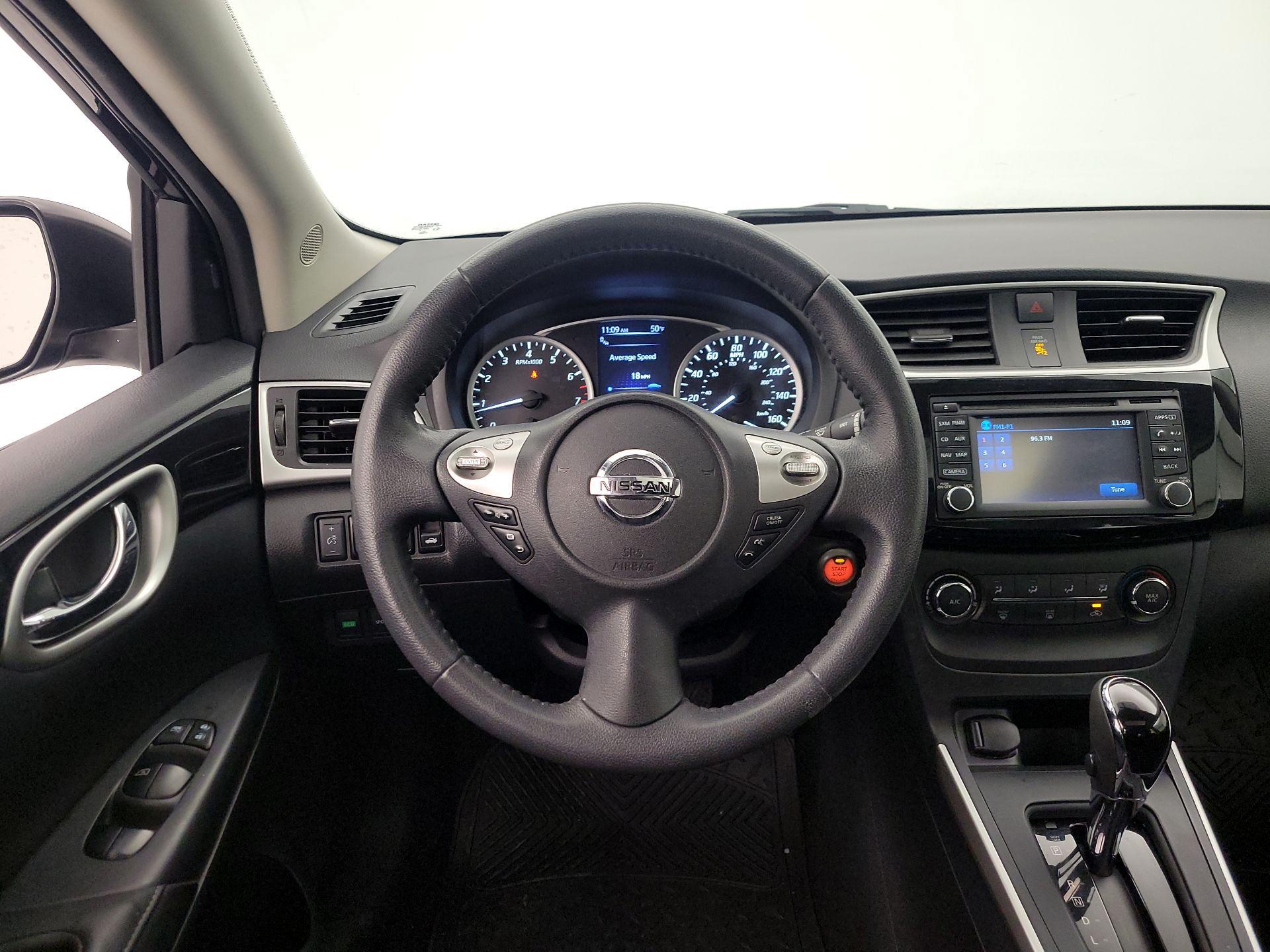 Thumbnail: 2016 Nissan Sentra - 10