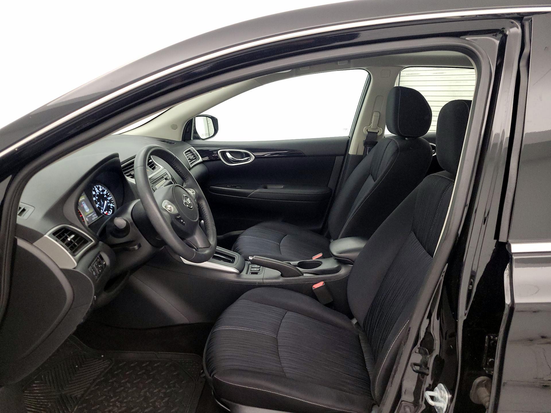 Thumbnail: 2016 Nissan Sentra - 11