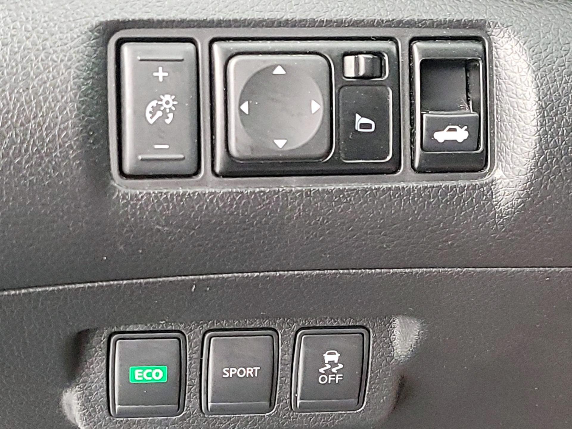 Thumbnail: 2016 Nissan Sentra - 13