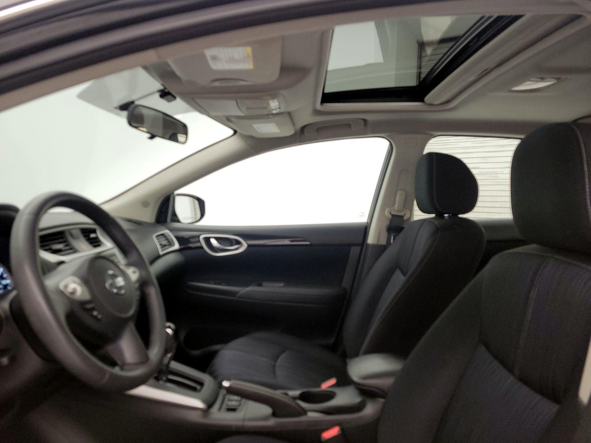 Thumbnail: 2016 Nissan Sentra - 19