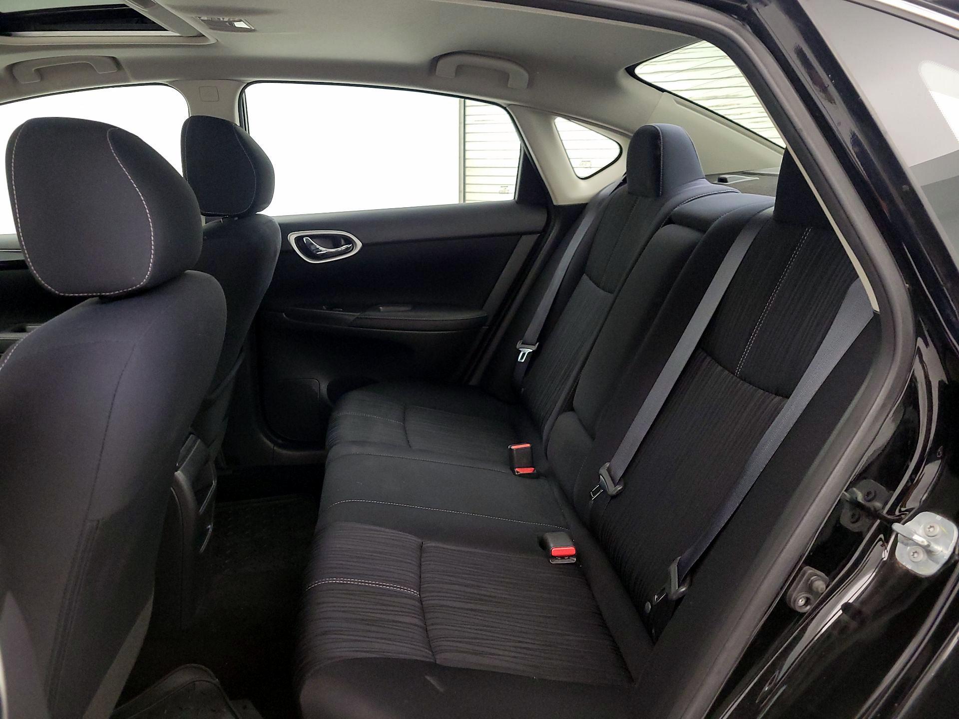 Thumbnail: 2016 Nissan Sentra - 20