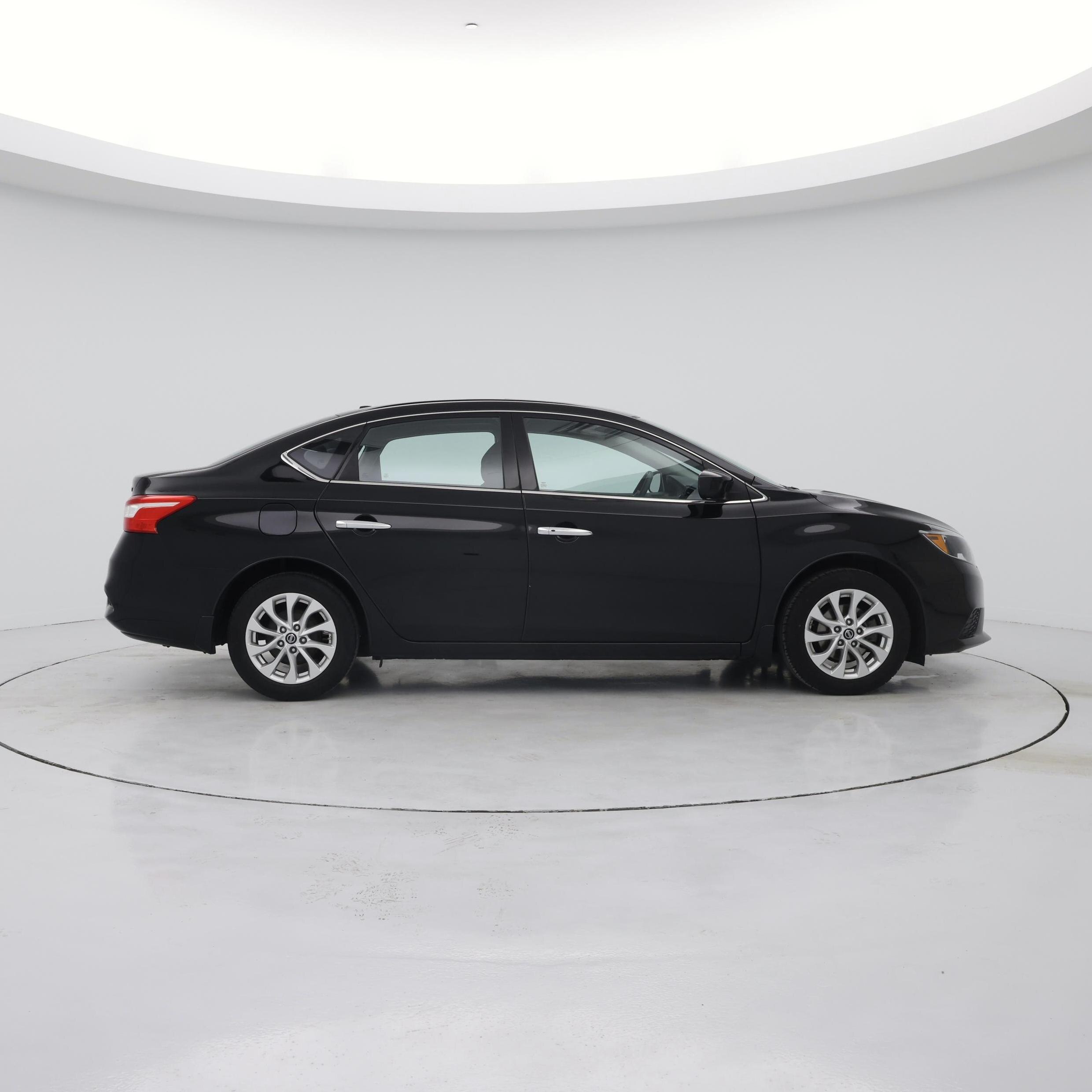 Thumbnail: 2016 Nissan Sentra - 7