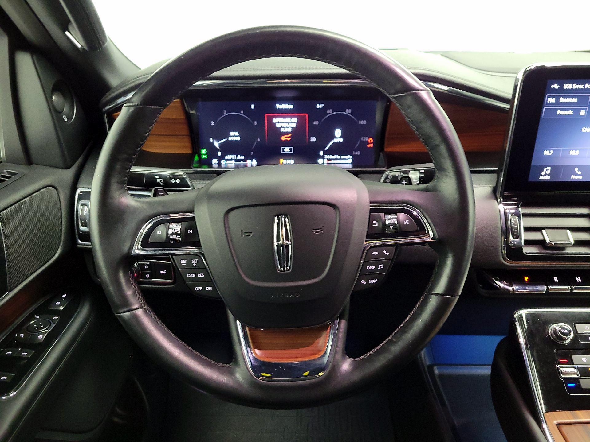 Thumbnail: 2019 Lincoln Navigator - 10