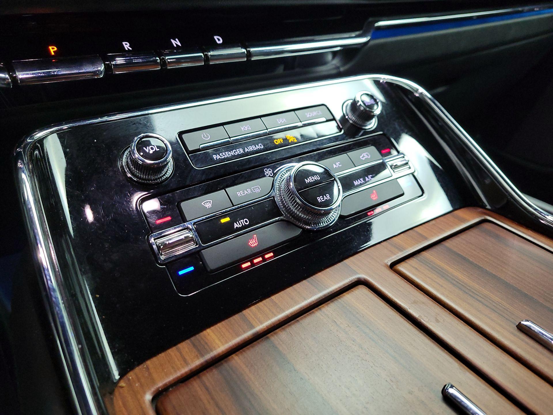 Thumbnail: 2019 Lincoln Navigator - 14