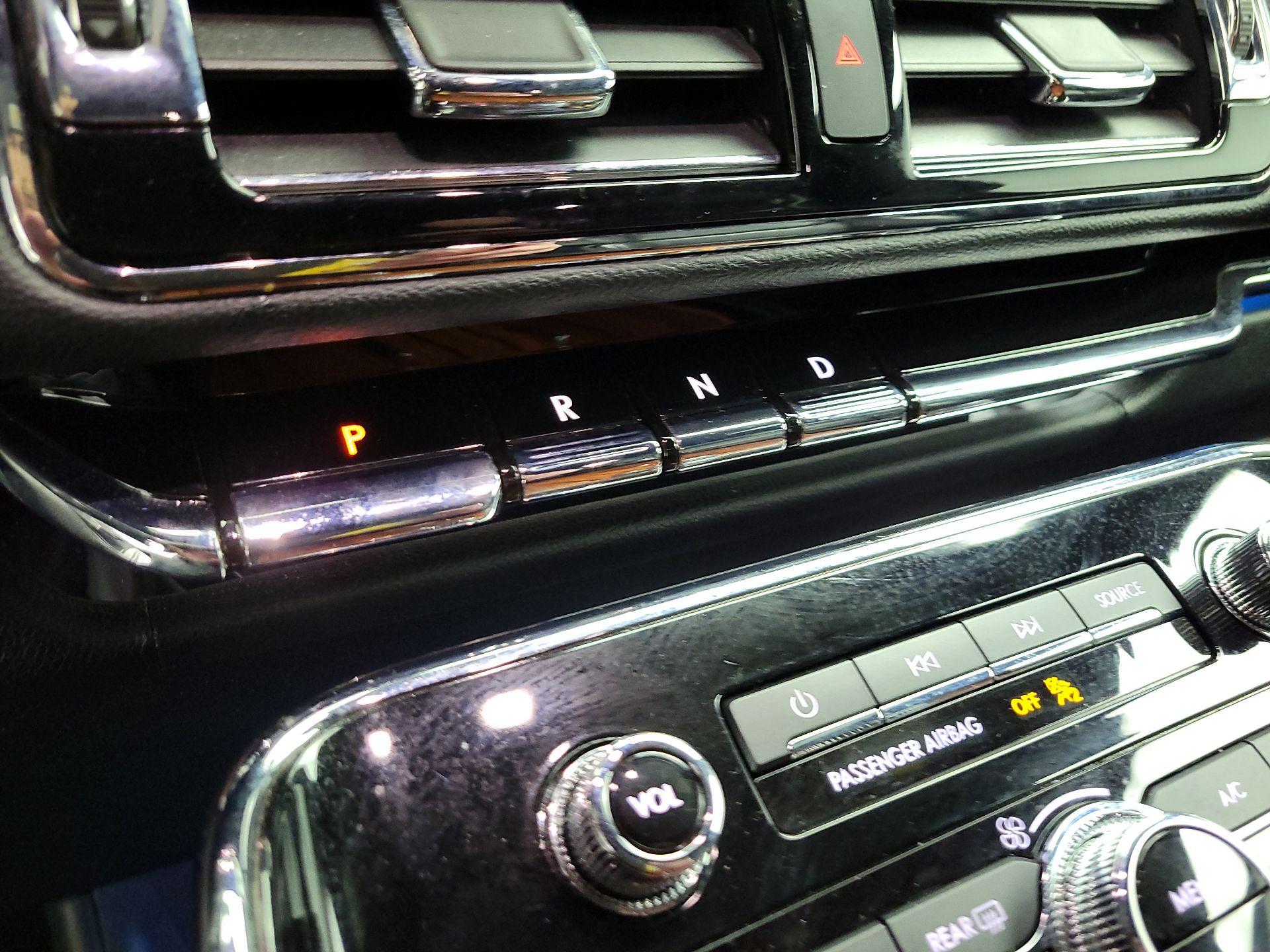 Thumbnail: 2019 Lincoln Navigator - 15