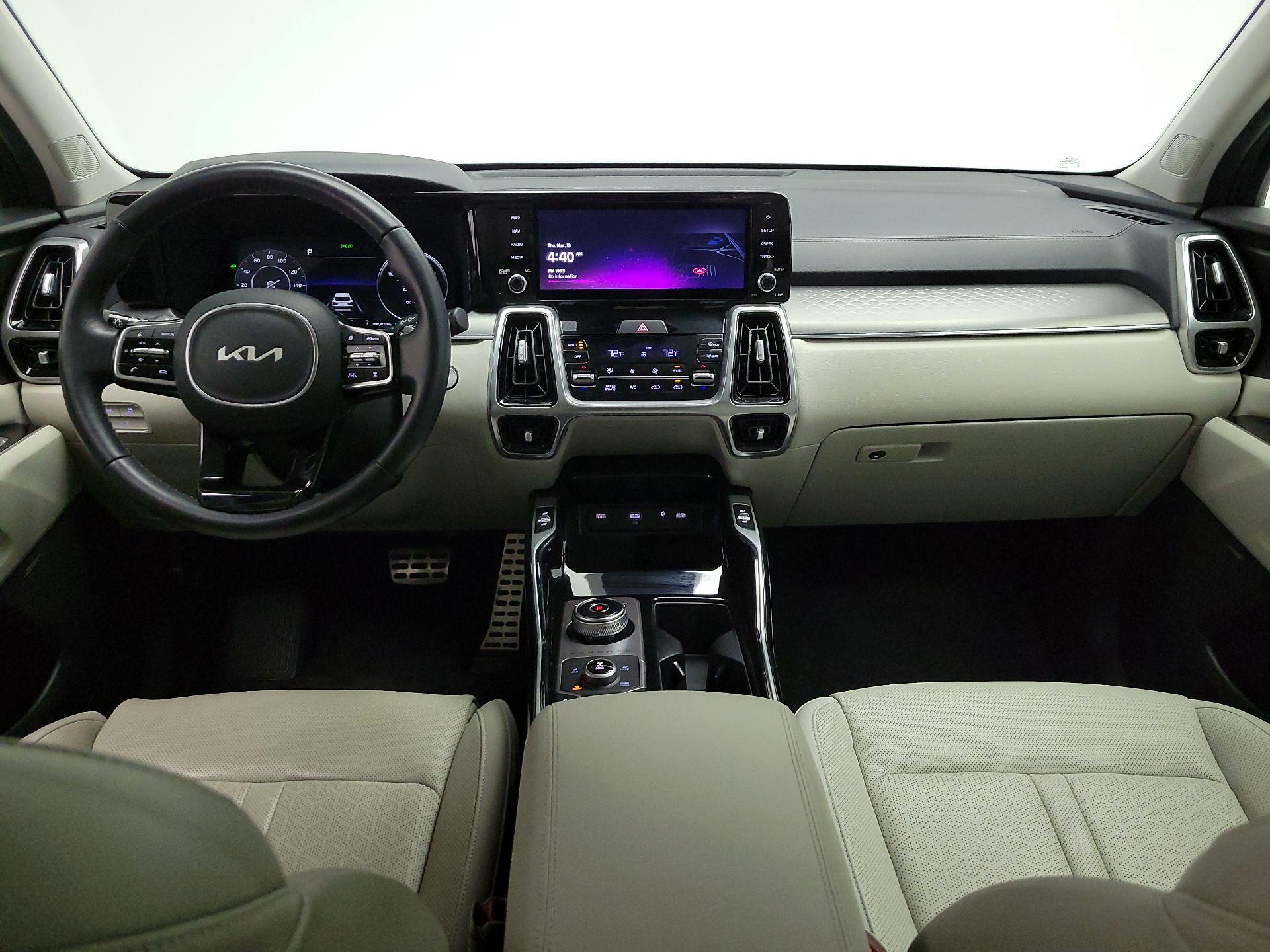 Thumbnail: 2023 Kia Sorento - 9