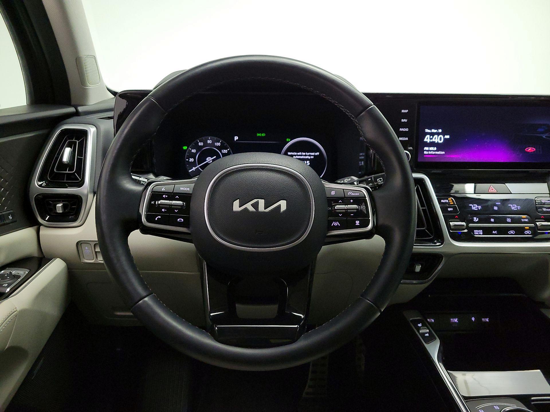Thumbnail: 2023 Kia Sorento - 10