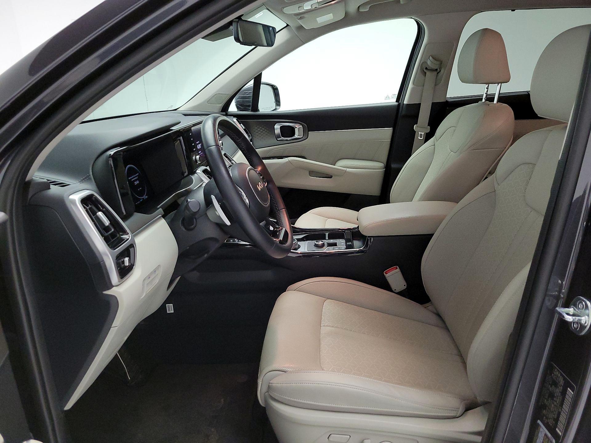 Thumbnail: 2023 Kia Sorento - 11