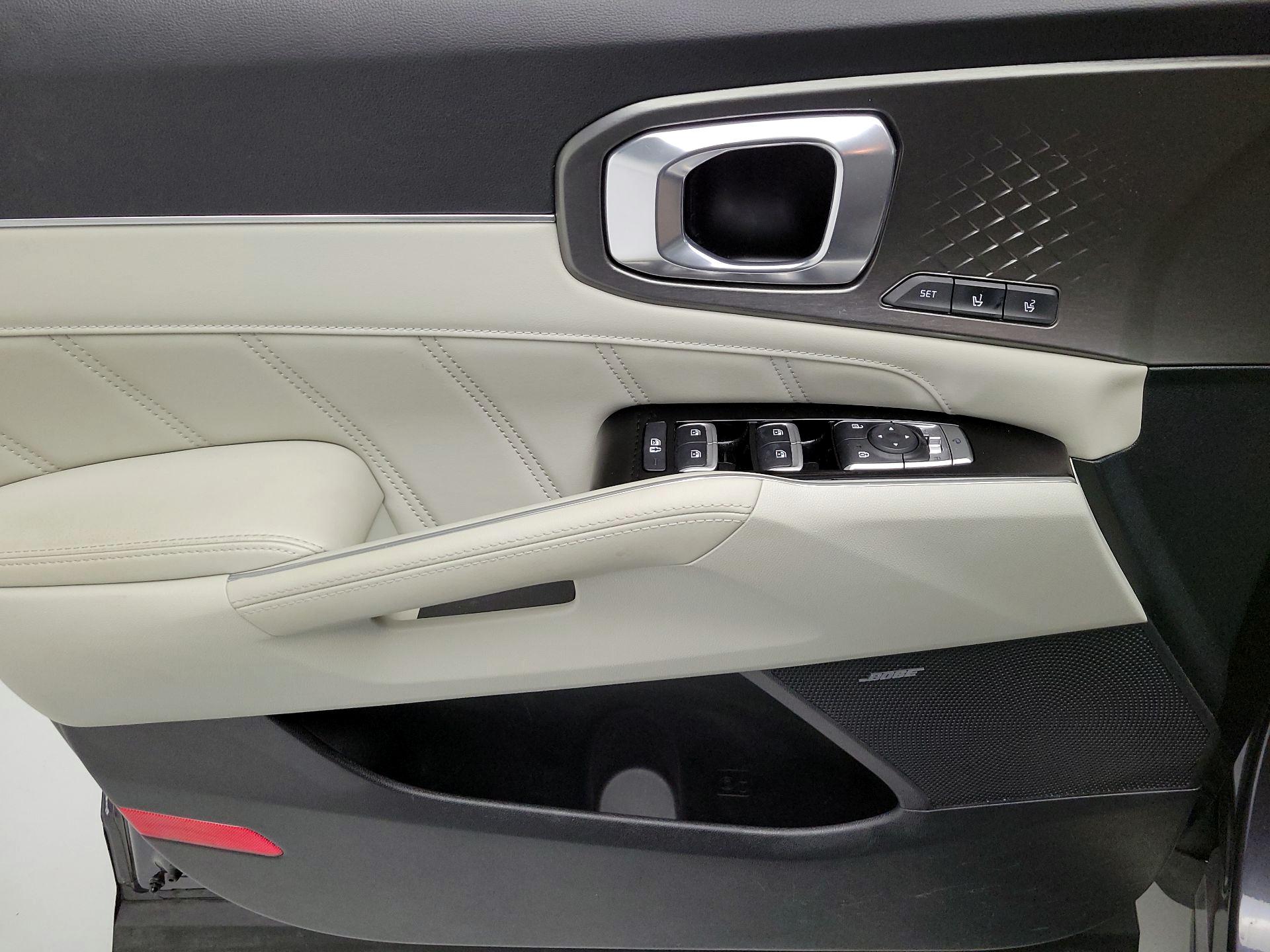 Thumbnail: 2023 Kia Sorento - 12