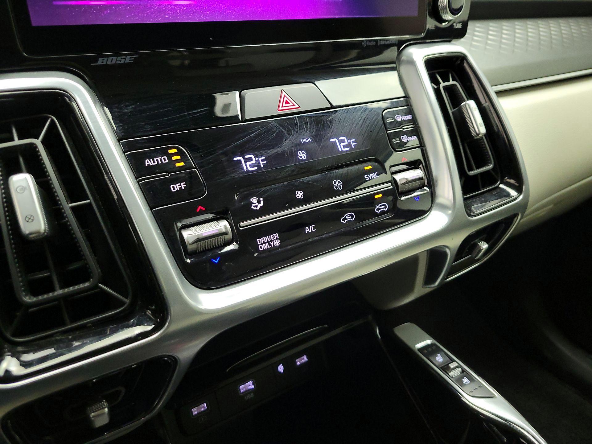 Thumbnail: 2023 Kia Sorento - 17