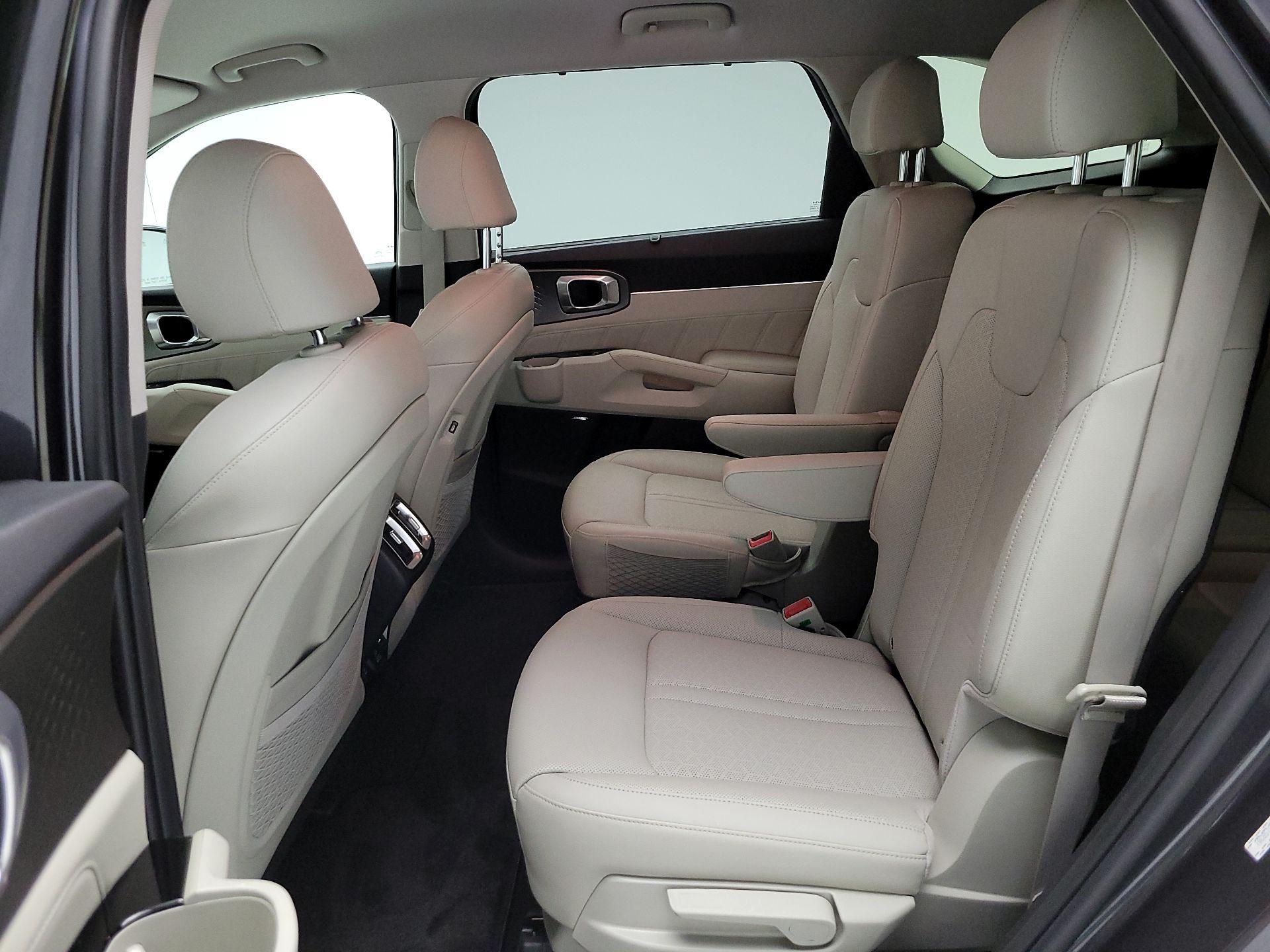 Thumbnail: 2023 Kia Sorento - 20