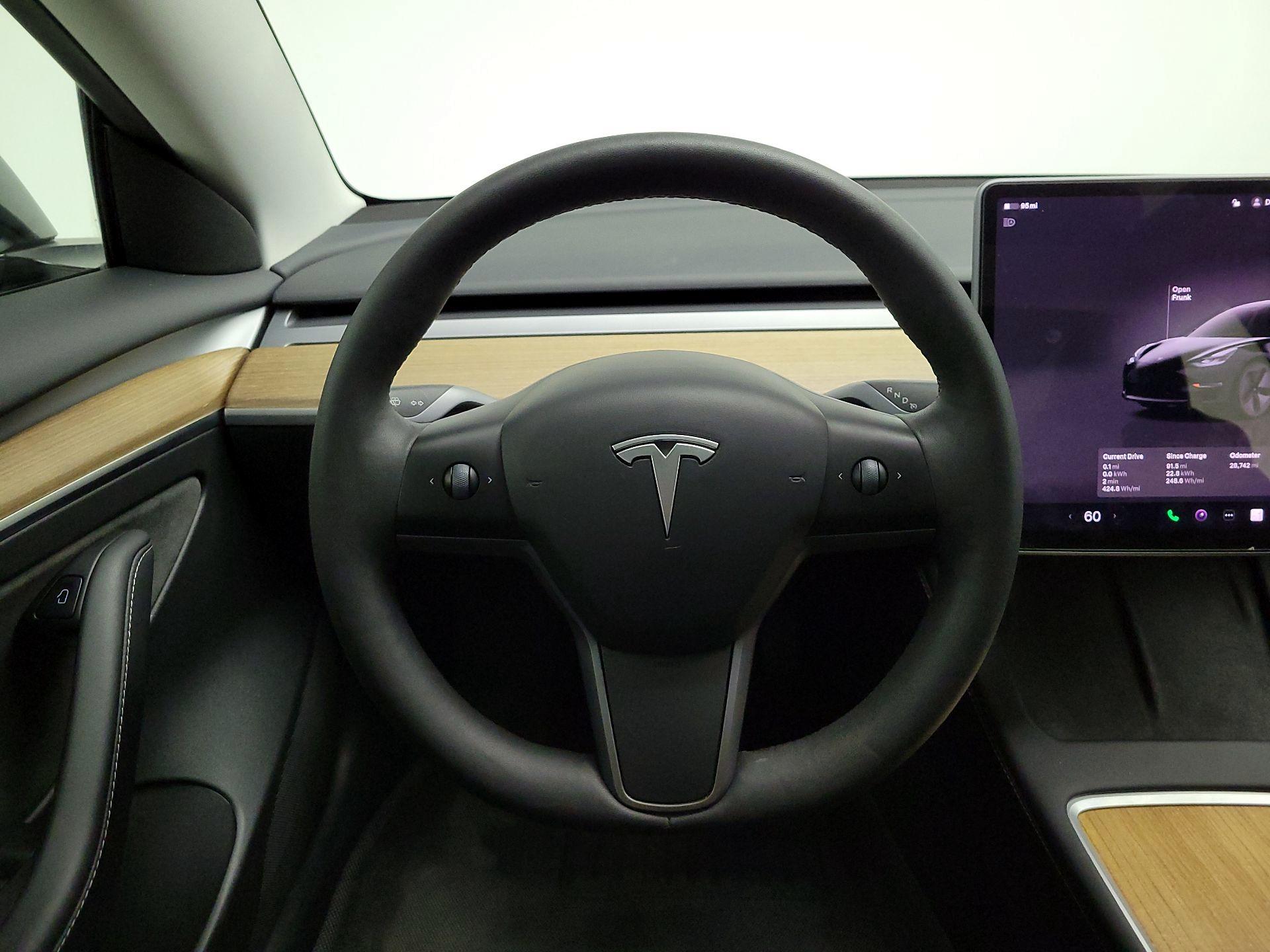 Thumbnail: 2023 Tesla Model 3 - 10