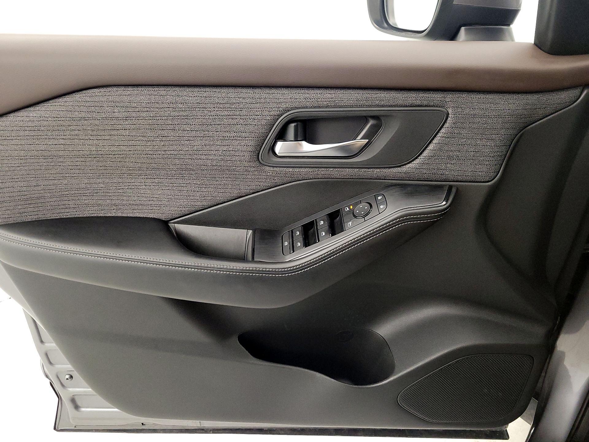 Thumbnail: 2022 Nissan Rogue - 12