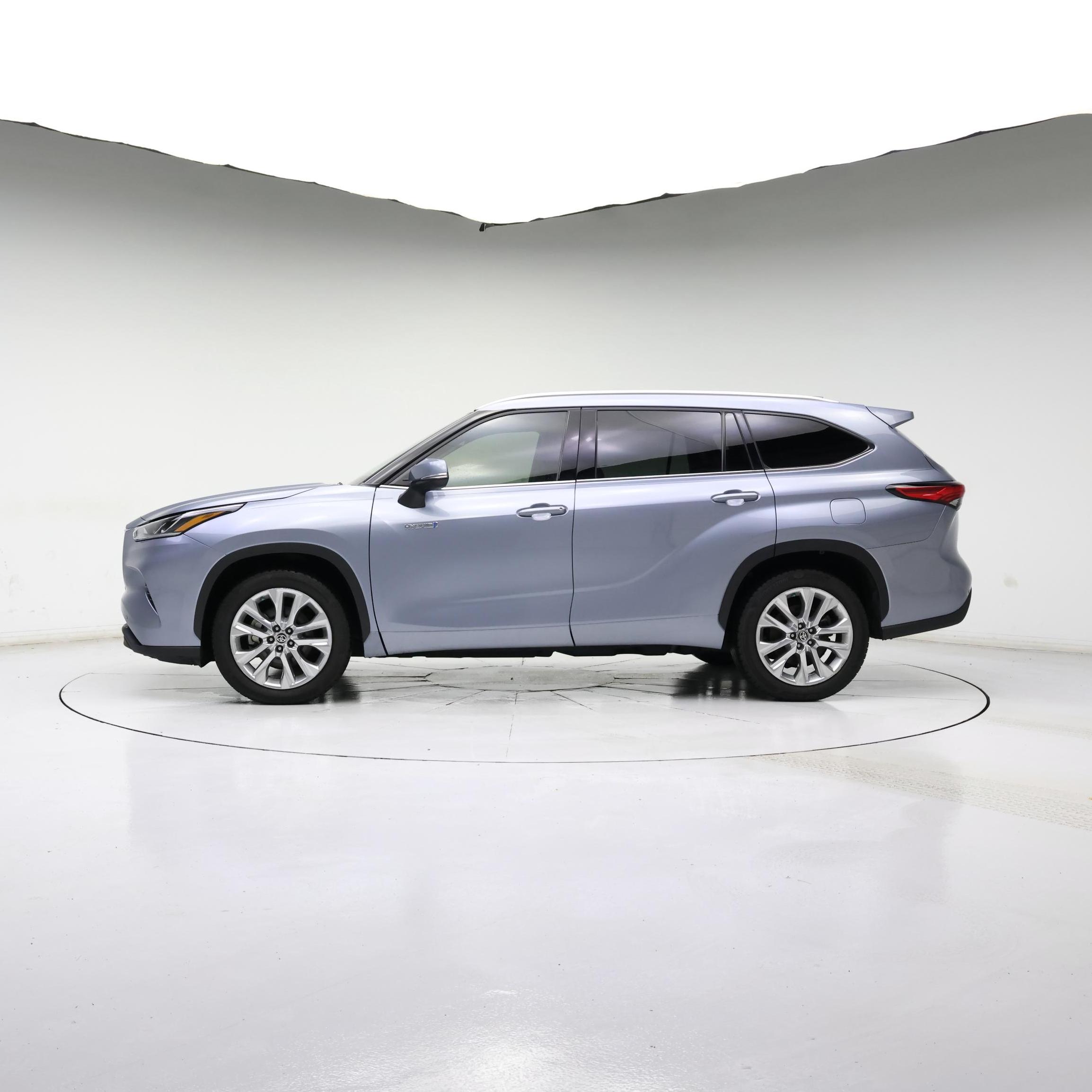 Thumbnail: 2021 Toyota Highlander - 3