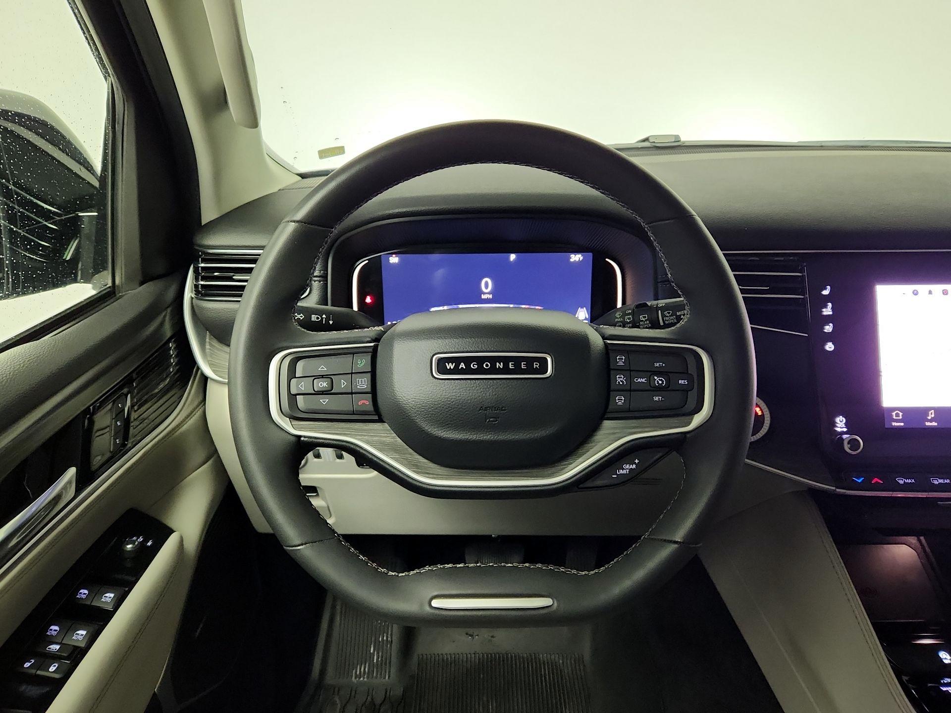 Thumbnail: 2023 Jeep Wagoneer - 10