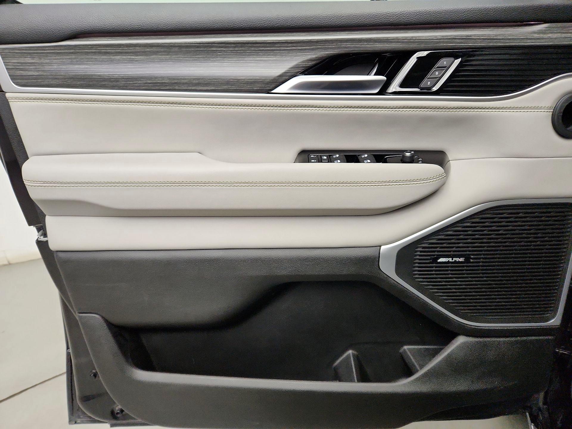 Thumbnail: 2023 Jeep Wagoneer - 12