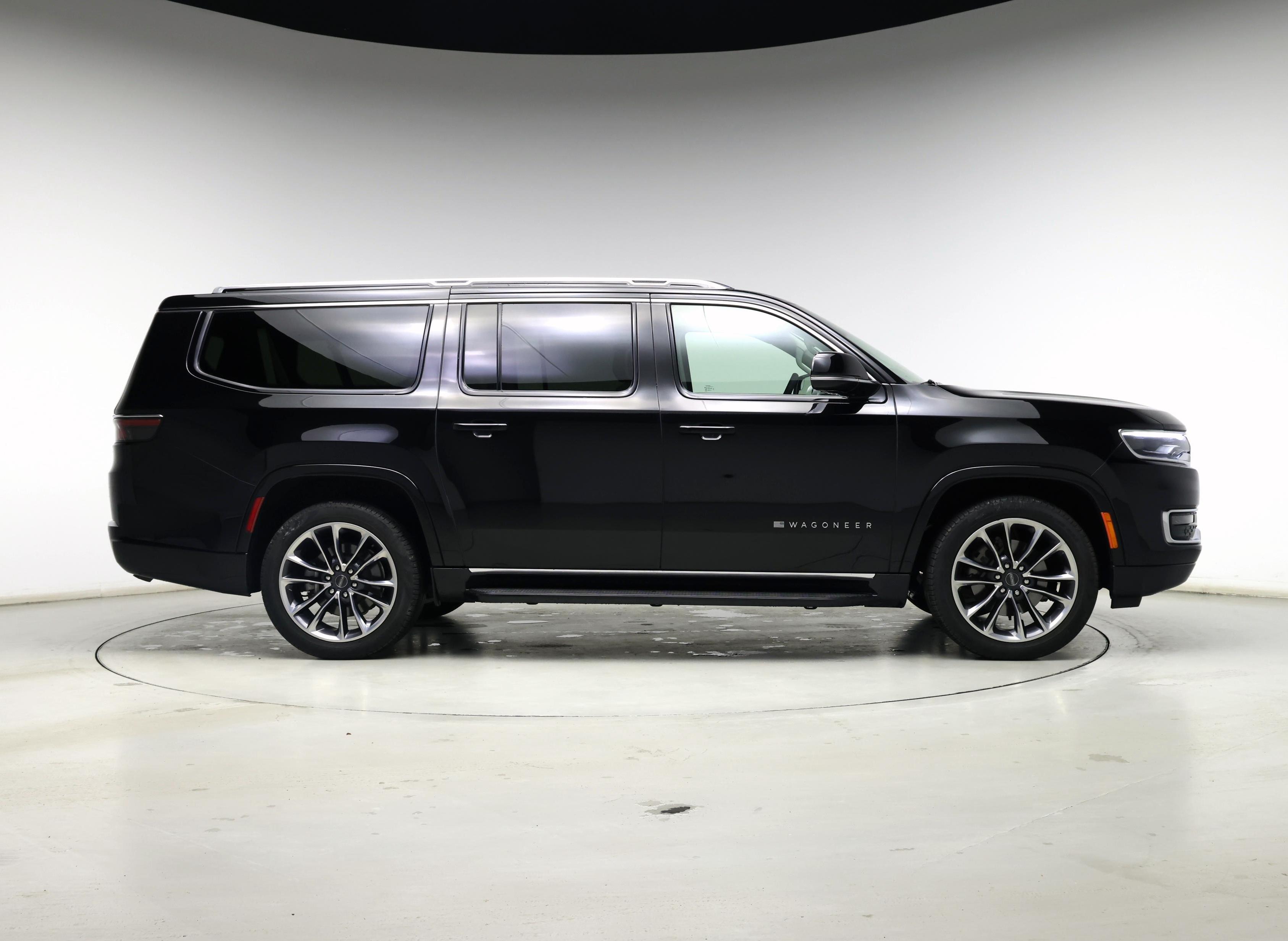 Thumbnail: 2023 Jeep Wagoneer - 7