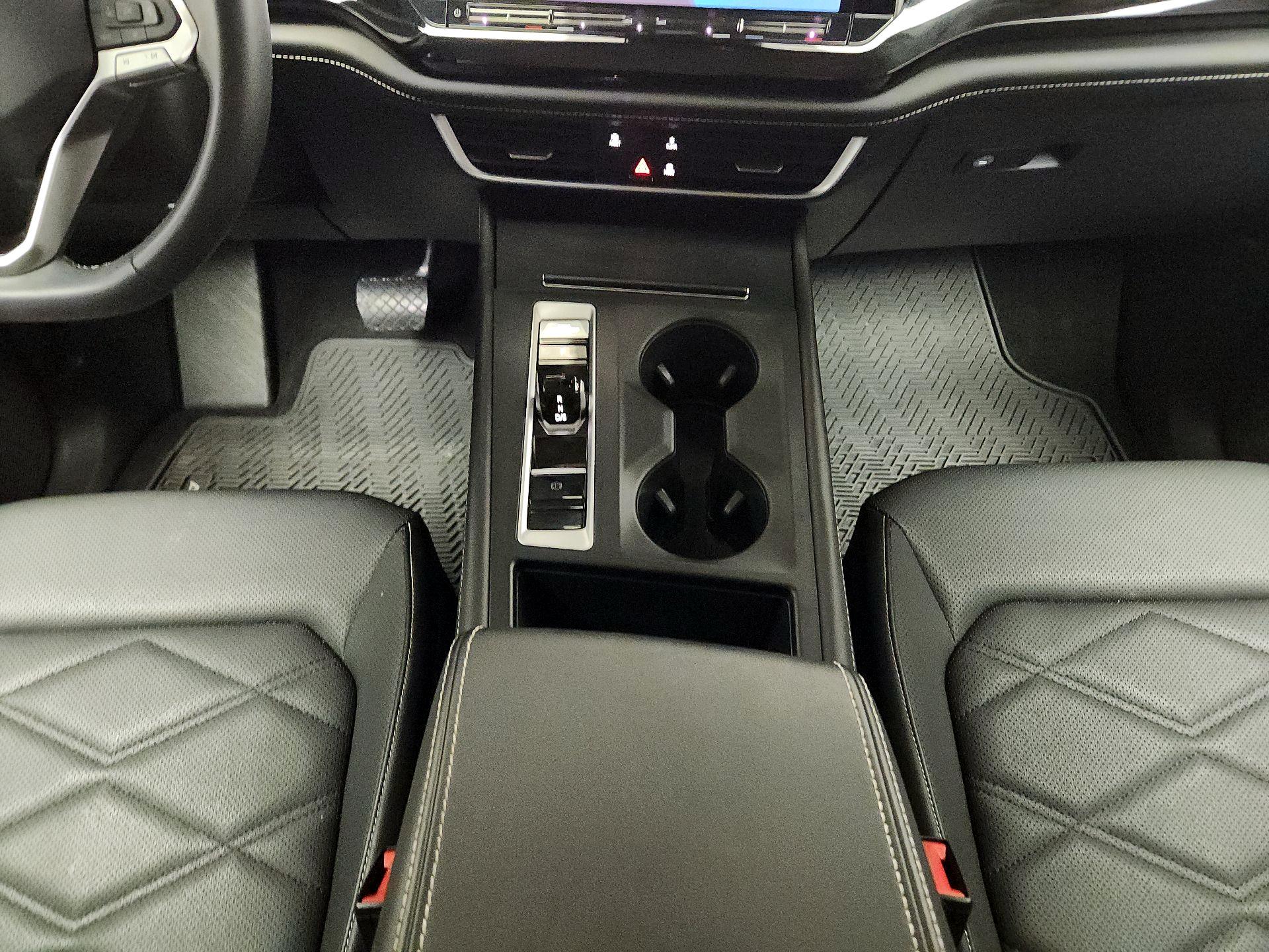 Thumbnail: 2024 Volkswagen Atlas - 17