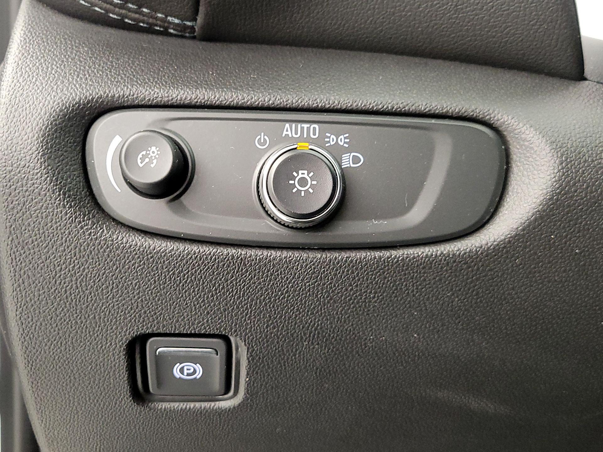 Thumbnail: 2020 Chevrolet Blazer - 13