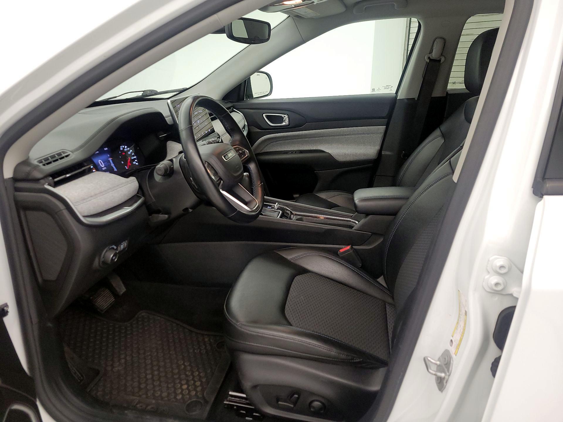 Thumbnail: 2022 Jeep Compass - 11