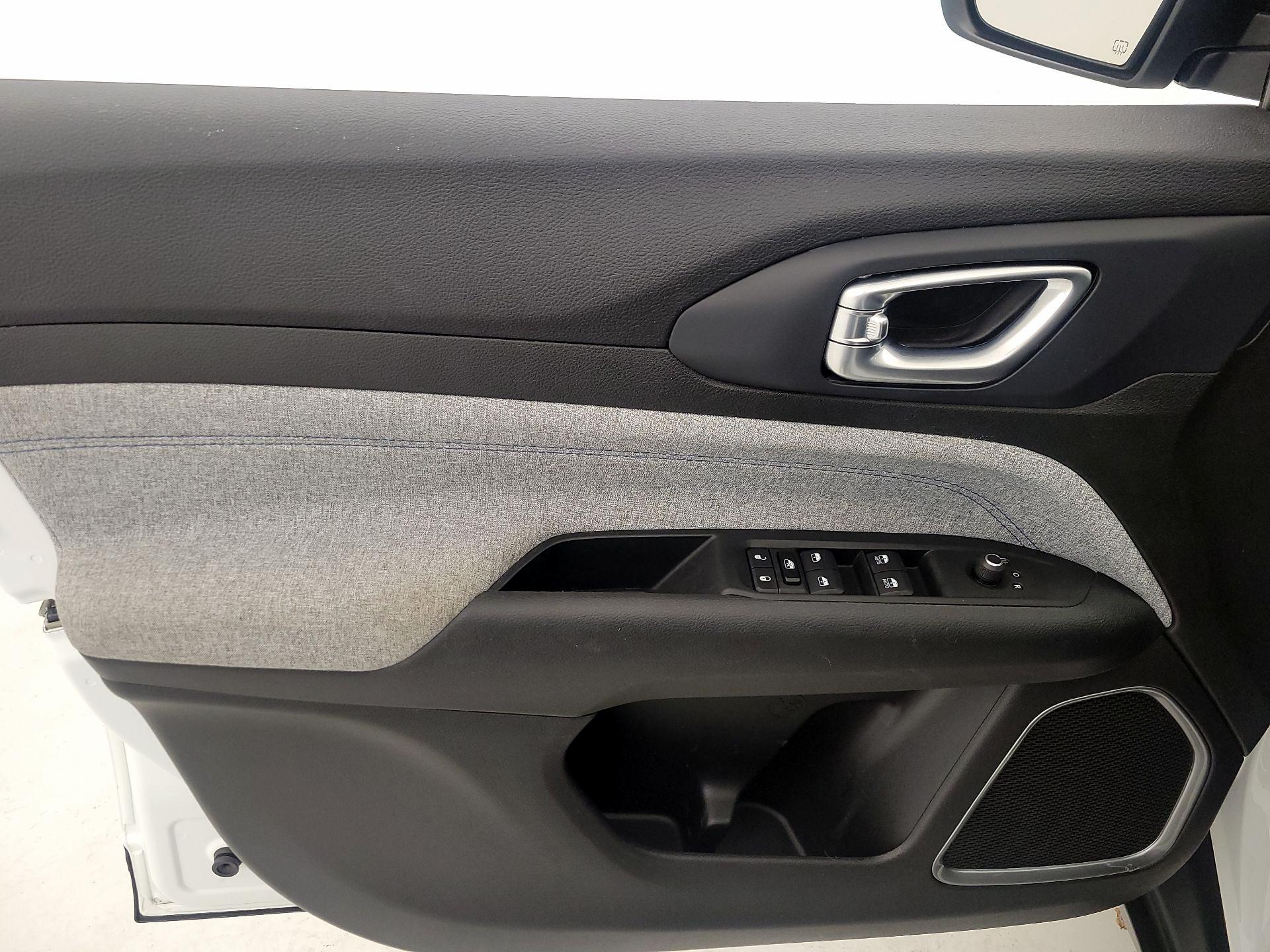 Thumbnail: 2022 Jeep Compass - 12