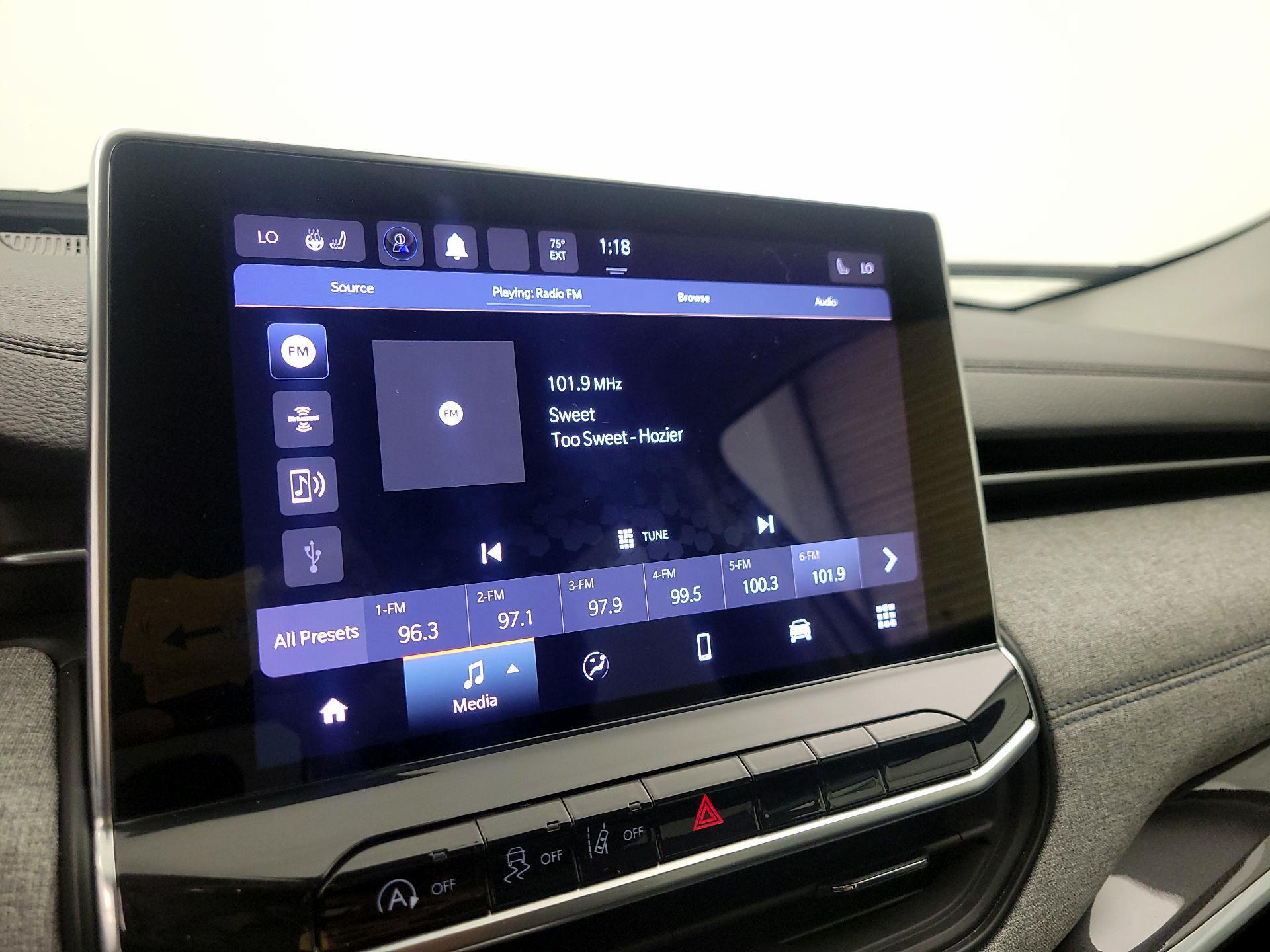 Thumbnail: 2022 Jeep Compass - 15