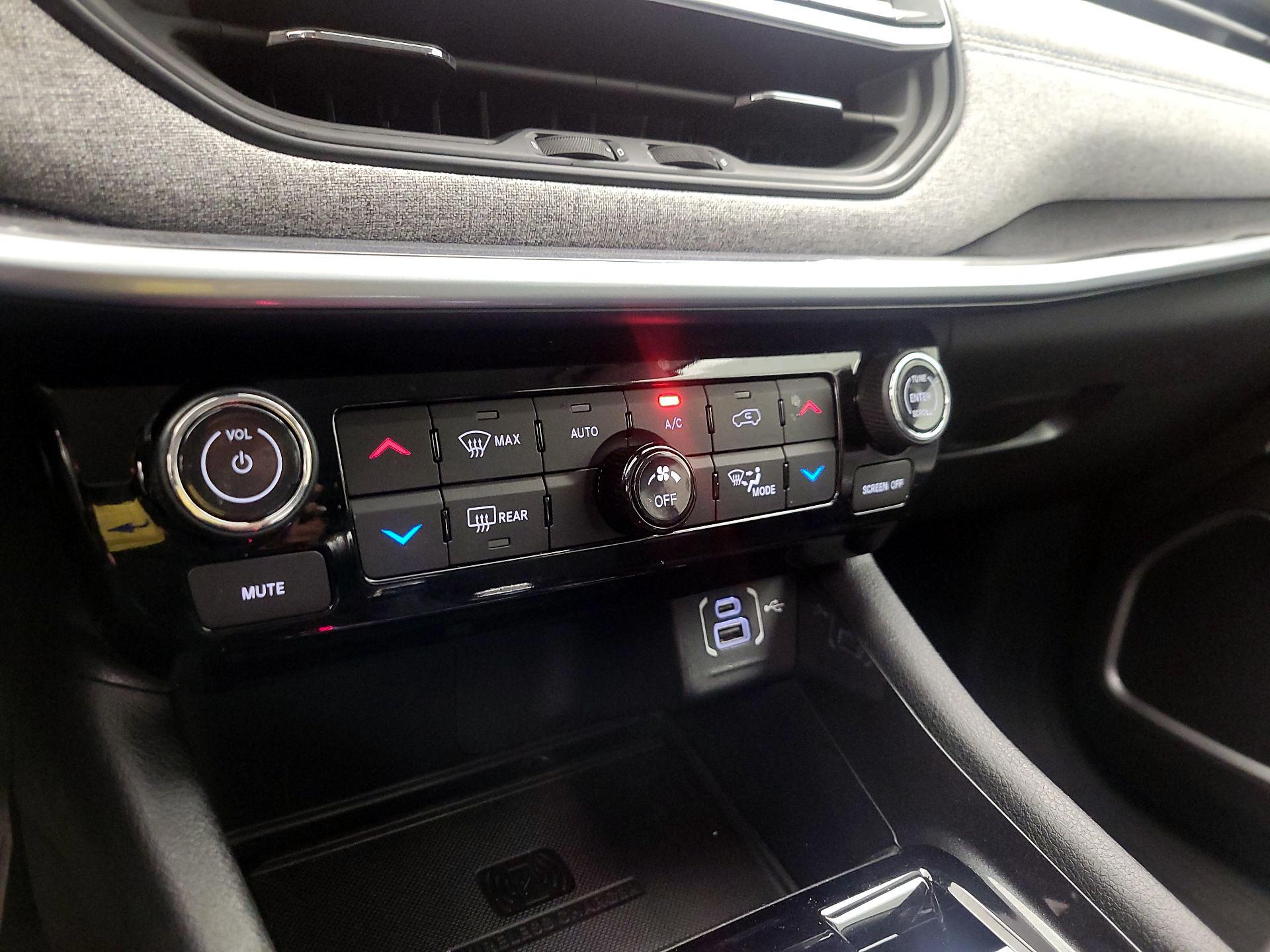 Thumbnail: 2022 Jeep Compass - 16